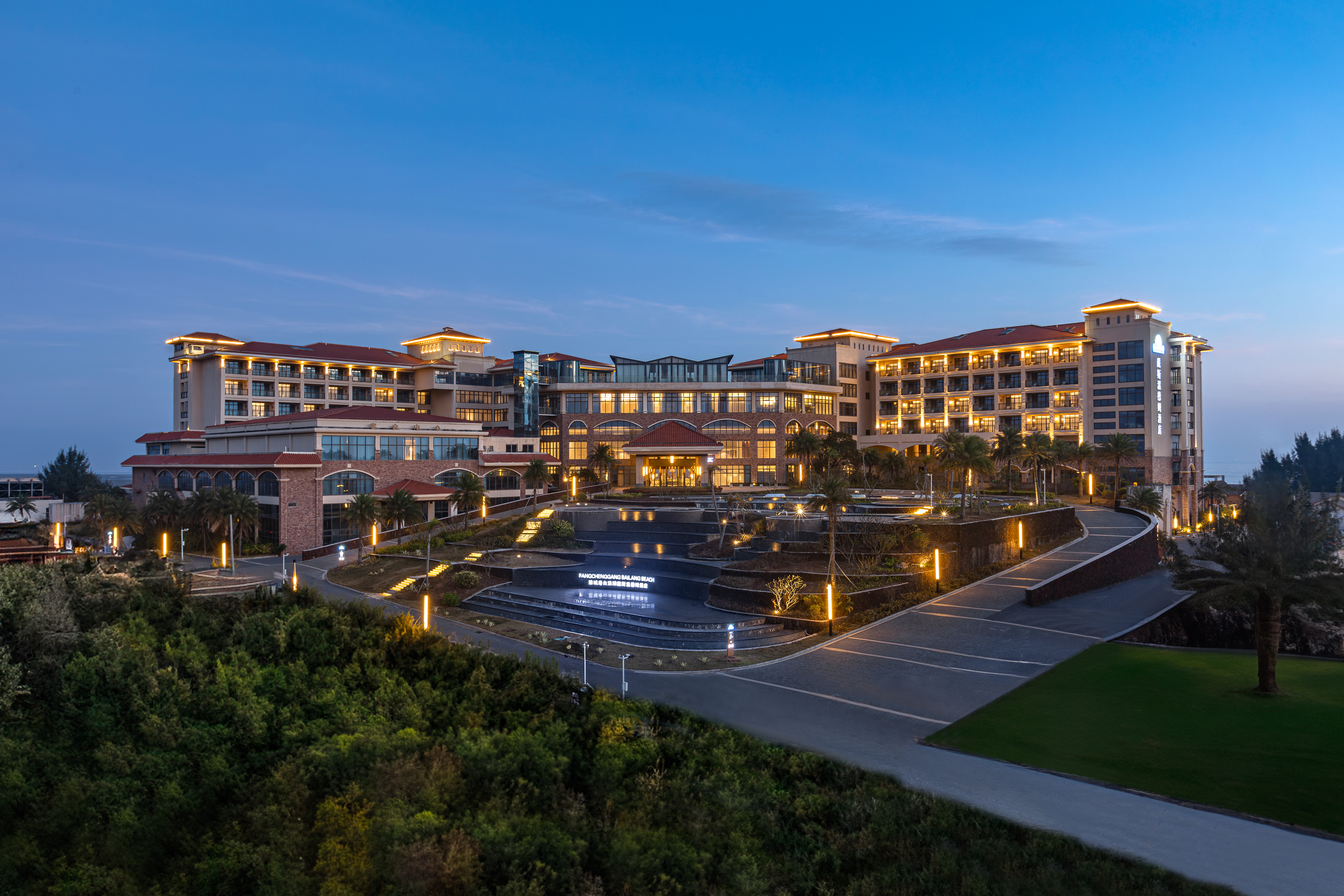 Exterior of Days Hotel by Wyndham Fangchenggang Bailang Beach hotel in Fangchenggang, Other than US/Canada