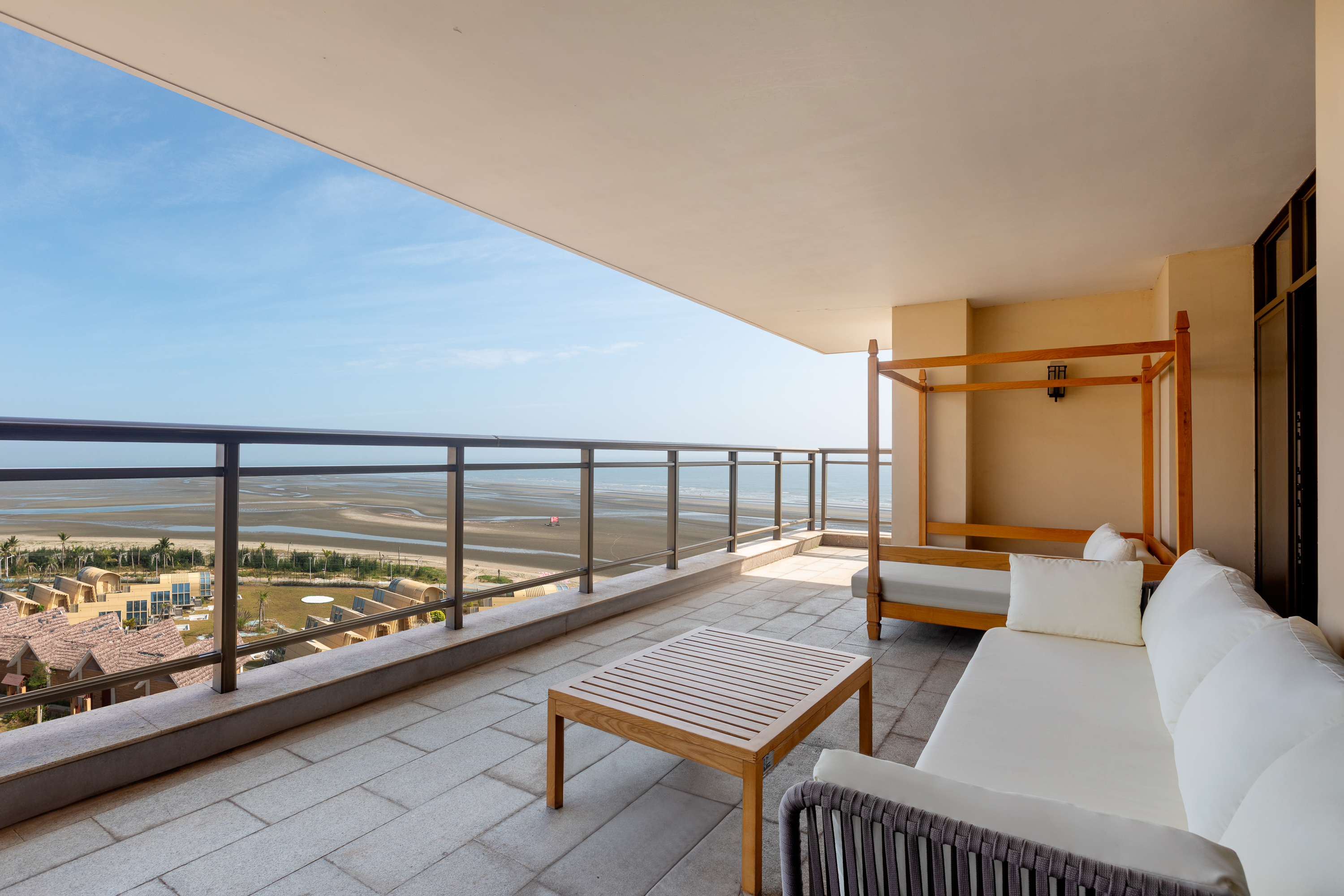 Days Hotel by Wyndham Fangchenggang Bailang Beach suite in Fangchenggang, Other than US/Canada