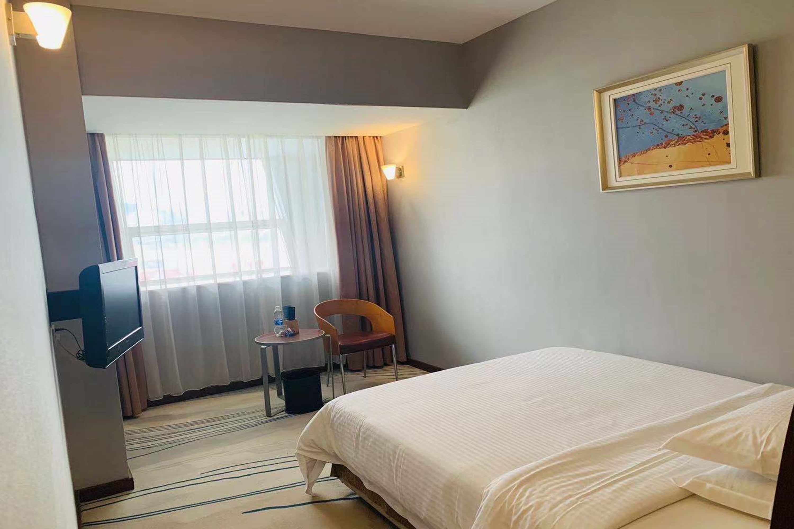 Guest room at the Days Inn by Wyndham Guangzhou in Guangzhou, Other than US/Canada