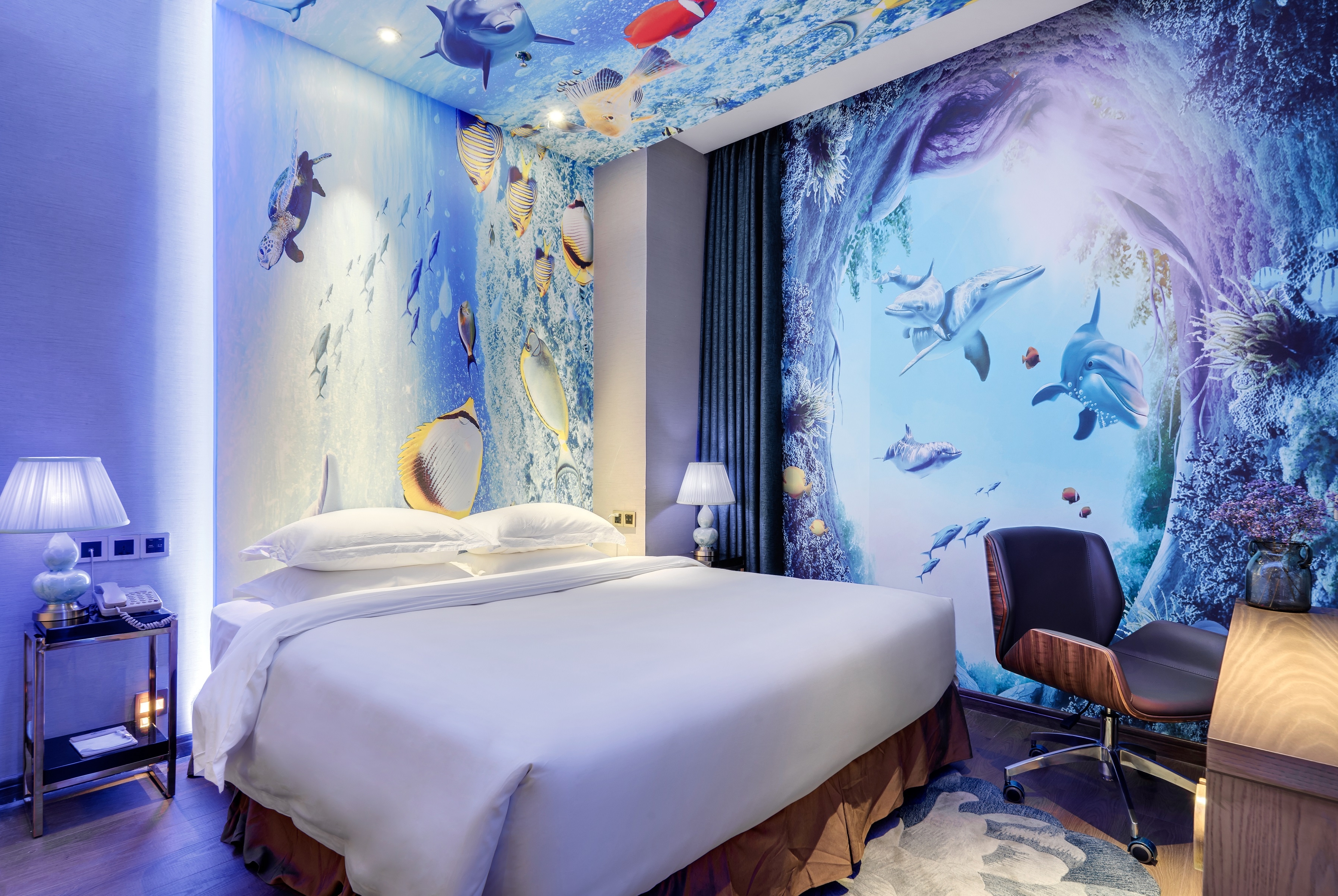 Guest room at the Days Hotel by Wyndham Guangzhou Hantian in Guangzhou, Other than US/Canada