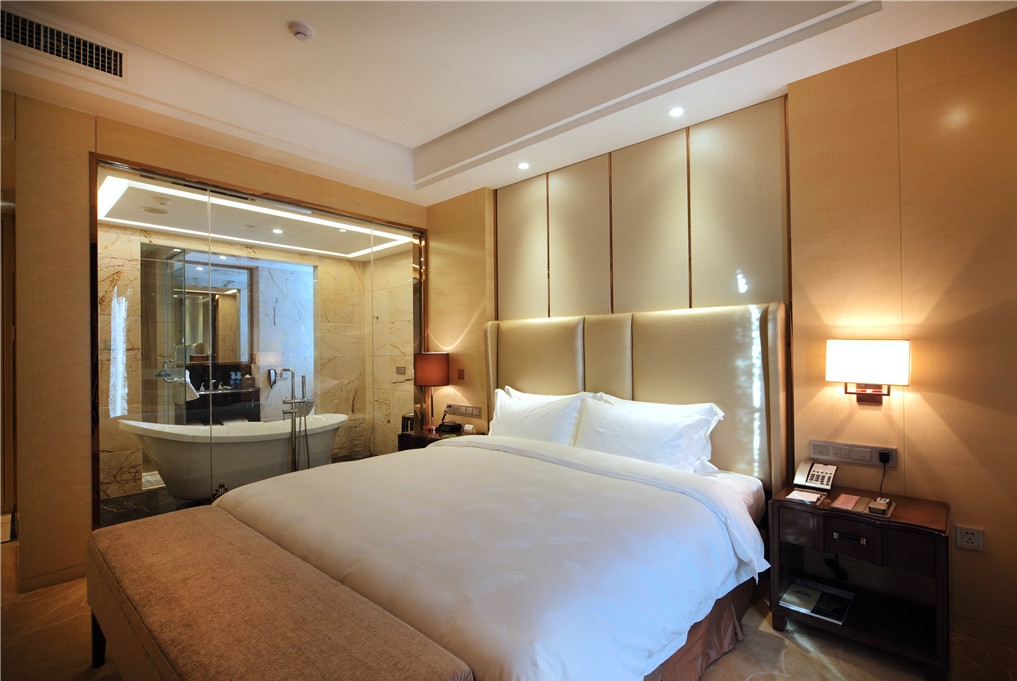 Guest room at the Days Hotel by Wyndham Wenyi Anhui in Hefei, Other than US/Canada