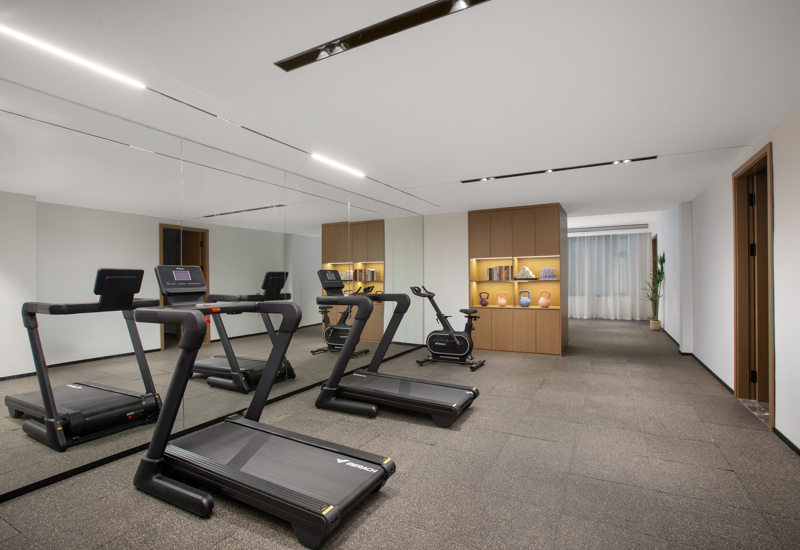 Fitness room at Days Hotel by Wyndham Hefei Huaihe Road Walking Street in Hefei, Other than US/Canada