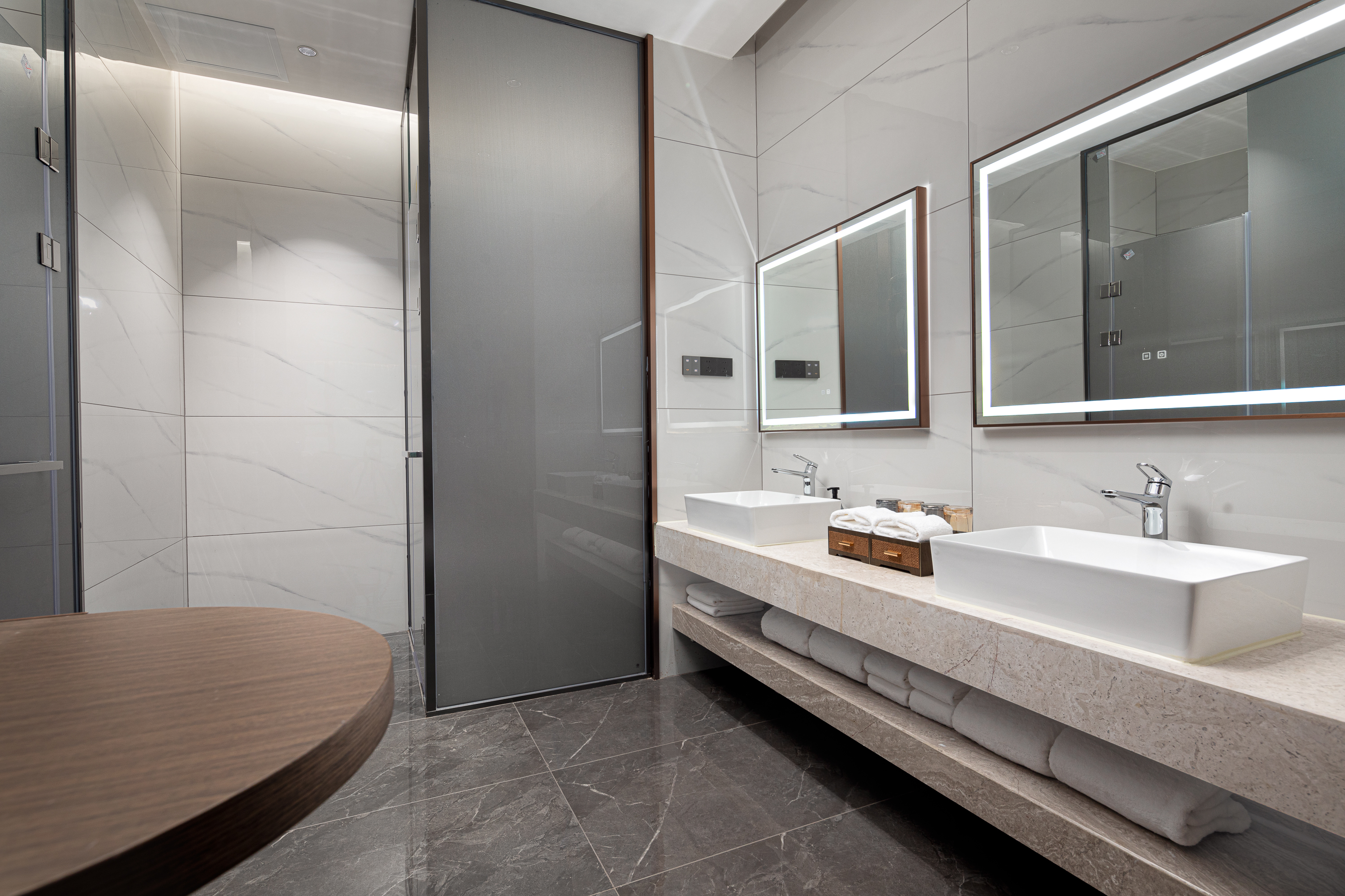 Guest room at the Days Hotel by Wyndham Hengyang Nanyue in Hengyang, Other than US/Canada