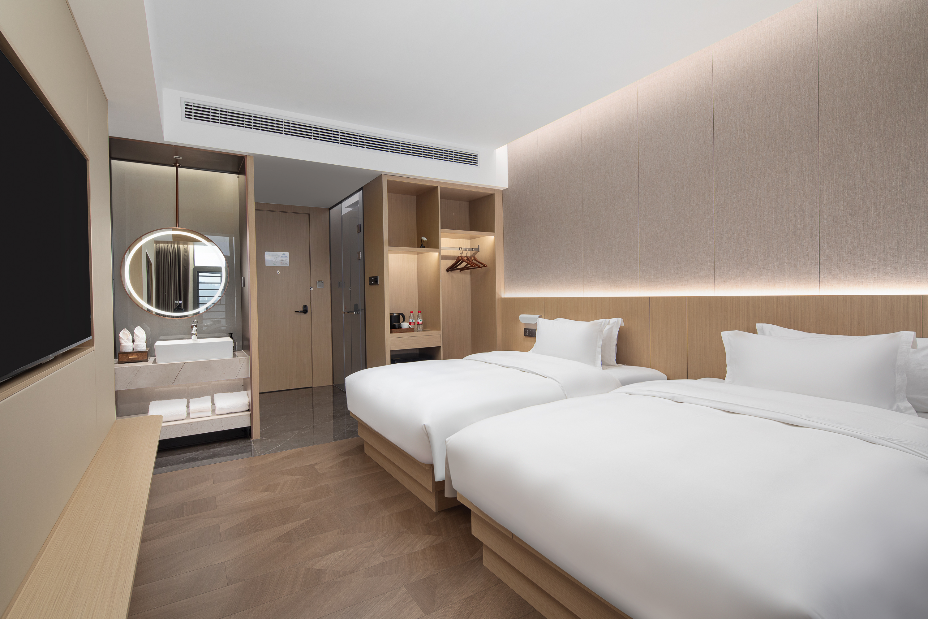 Guest room at the Days Hotel by Wyndham Hengyang Nanyue in Hengyang, Other than US/Canada