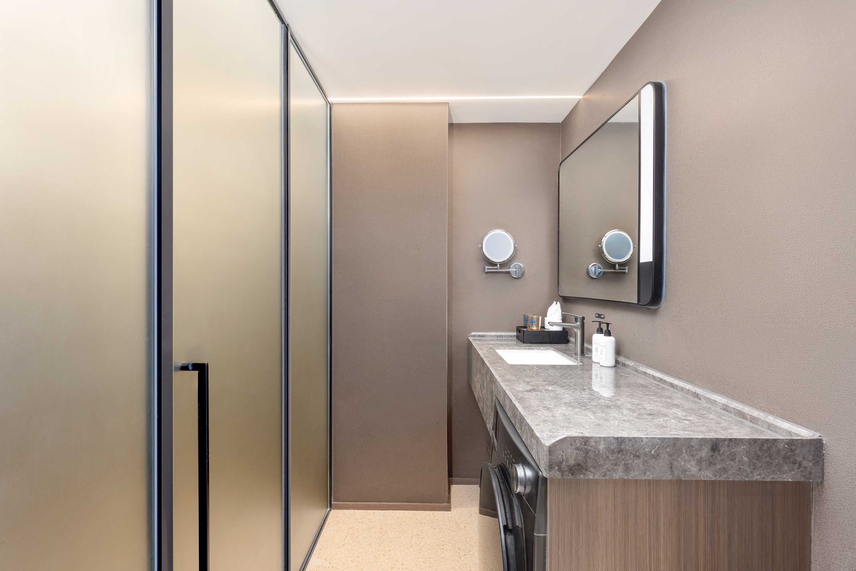 Guest room bath at the Days Inn by Wyndham Huaian Xuyi in Huaian, Other than US/Canada