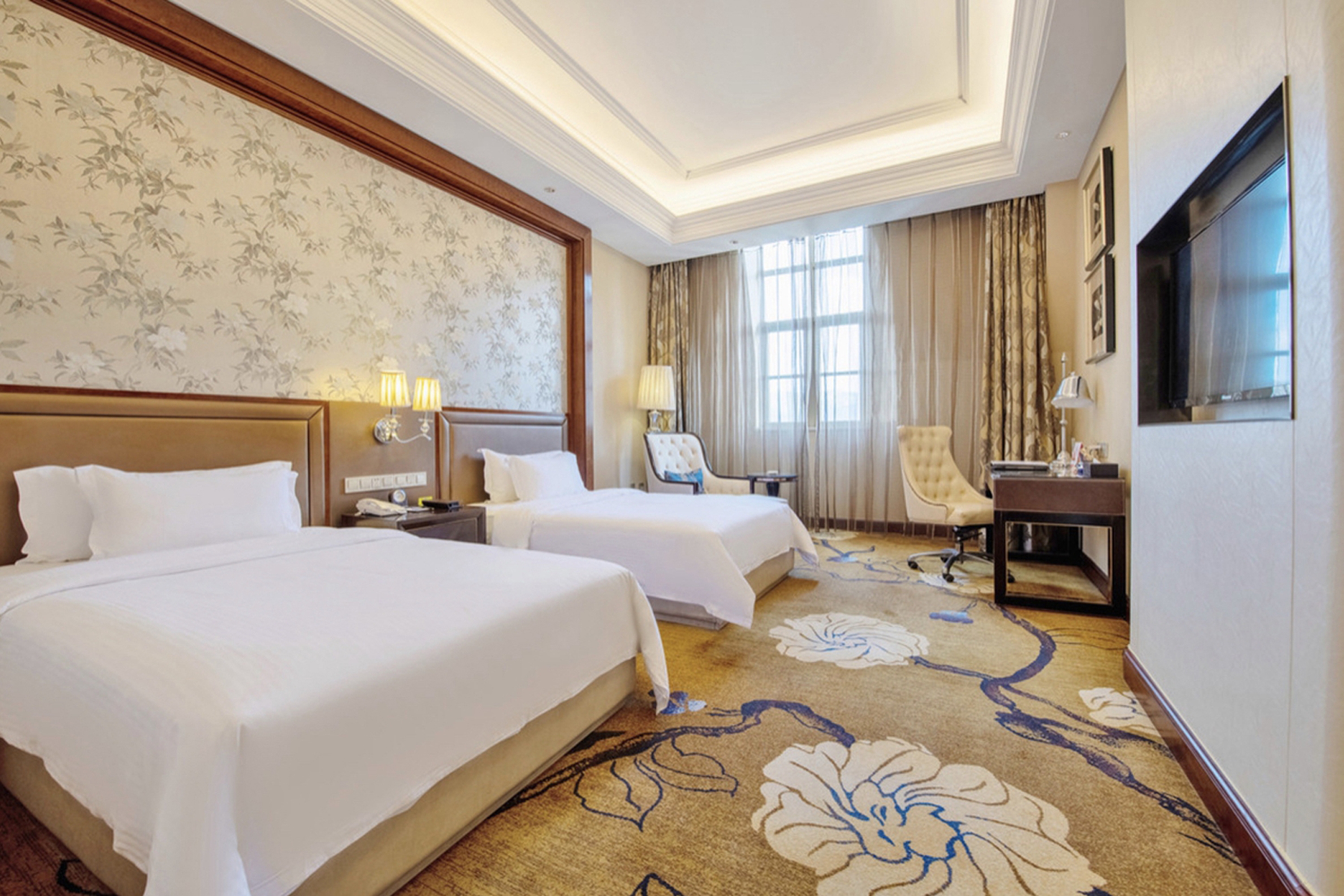 Guest room at the Days Hotel by Wyndham Logan City Huizhou in Huizhou, Other than US/Canada