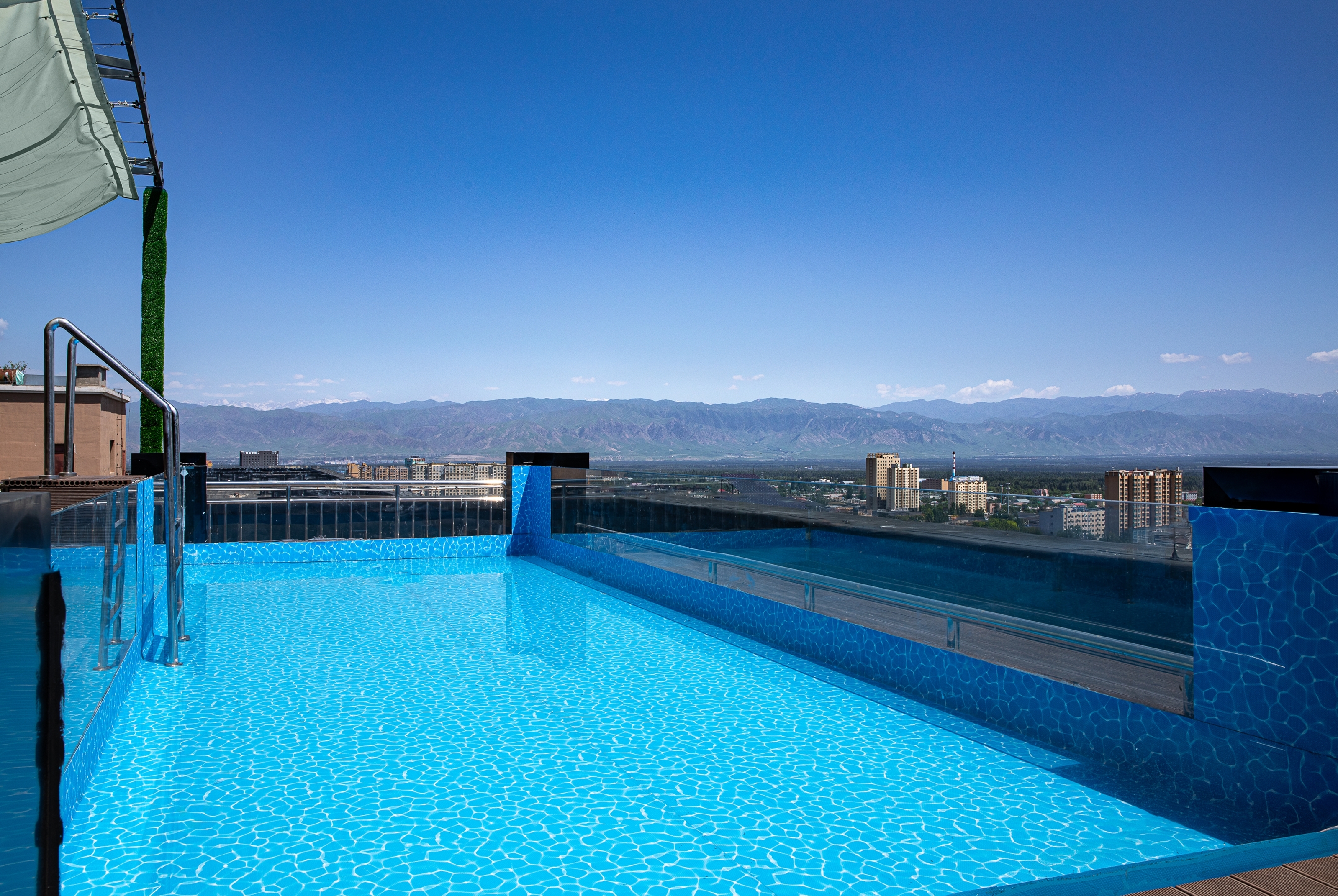 Pool at the Days Hotel by Wyndham Xinyuan Nalati Airport in Ili Kazakh Autonomous Prefectu, Other than US/Canada