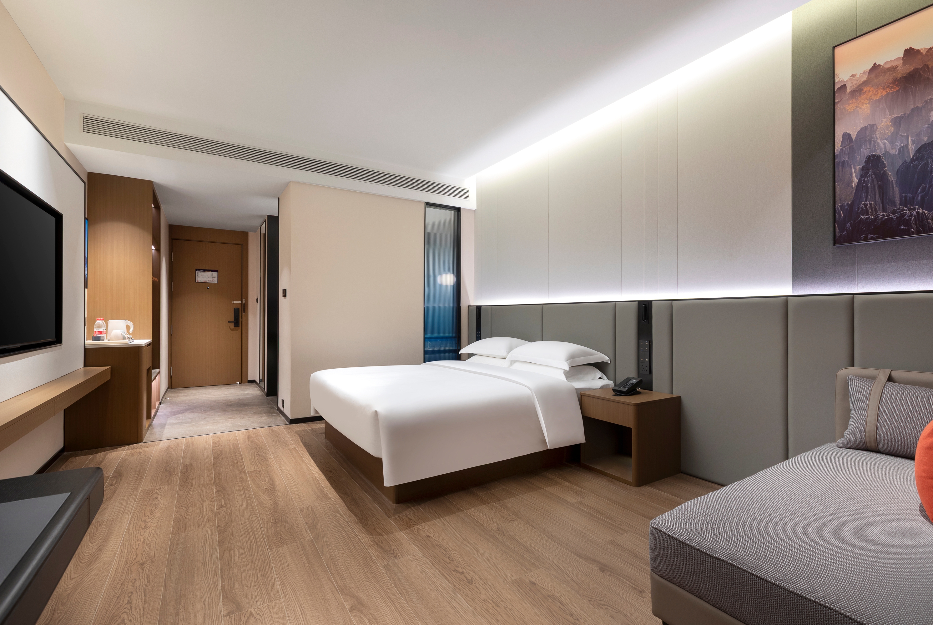 Guest room at the Days Hotel by Wyndham Kunming Yiliang in Kunming, Other than US/Canada