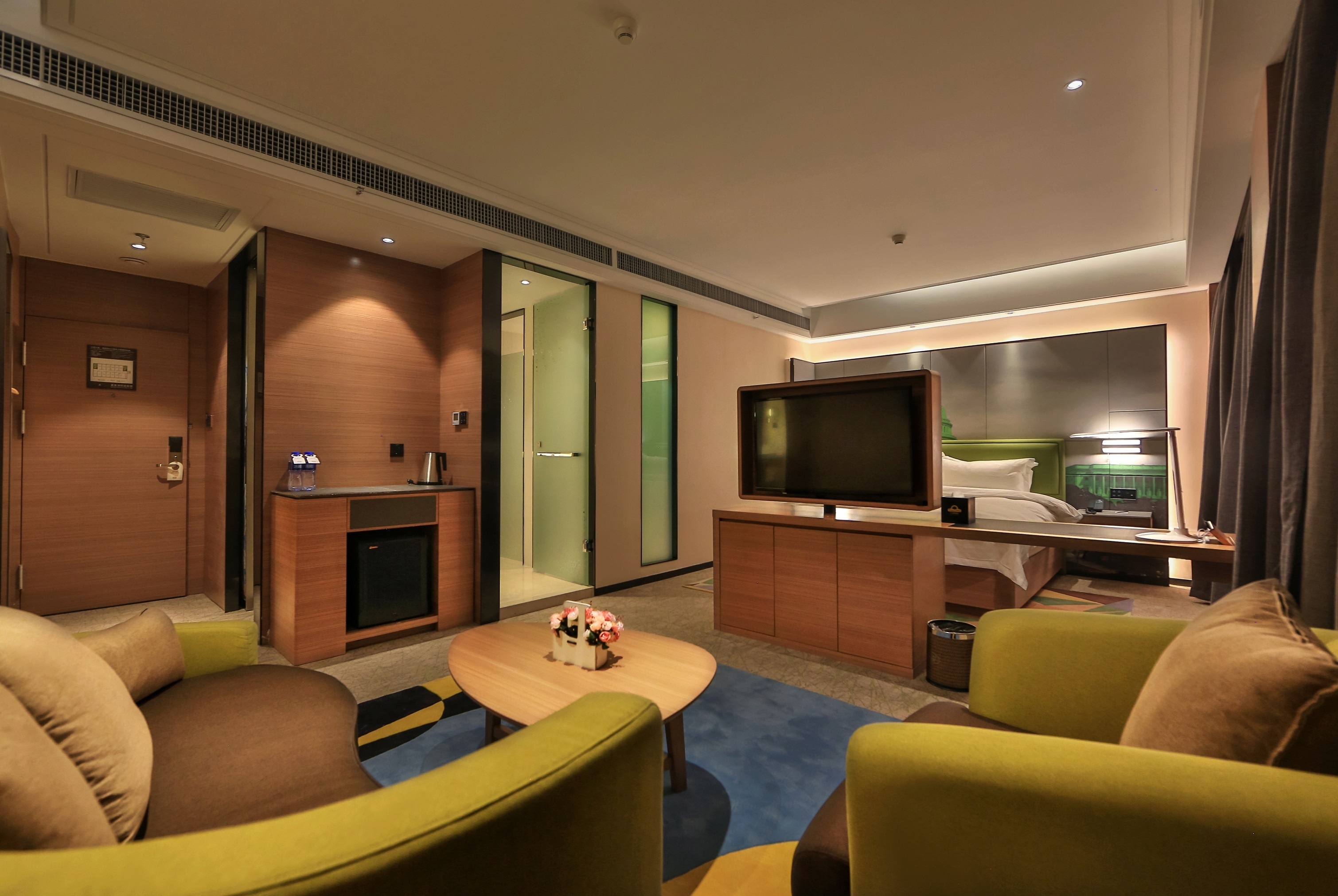 Guest room at the Days Inn by Wyndham Lanzhou in Lanzhou, Other than US/Canada