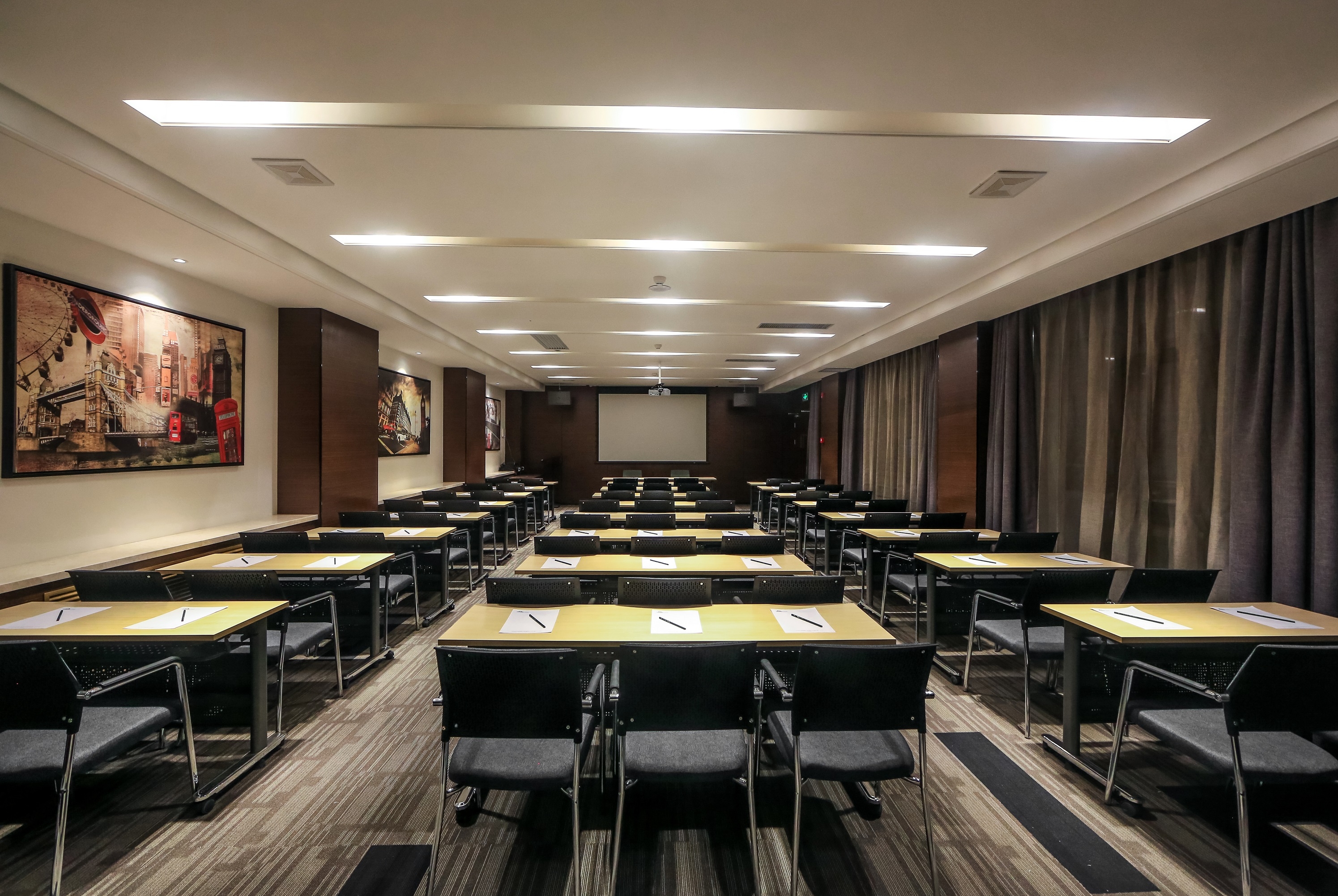 Meeting room at Days Inn by Wyndham Lanzhou in Lanzhou, Other than US/Canada