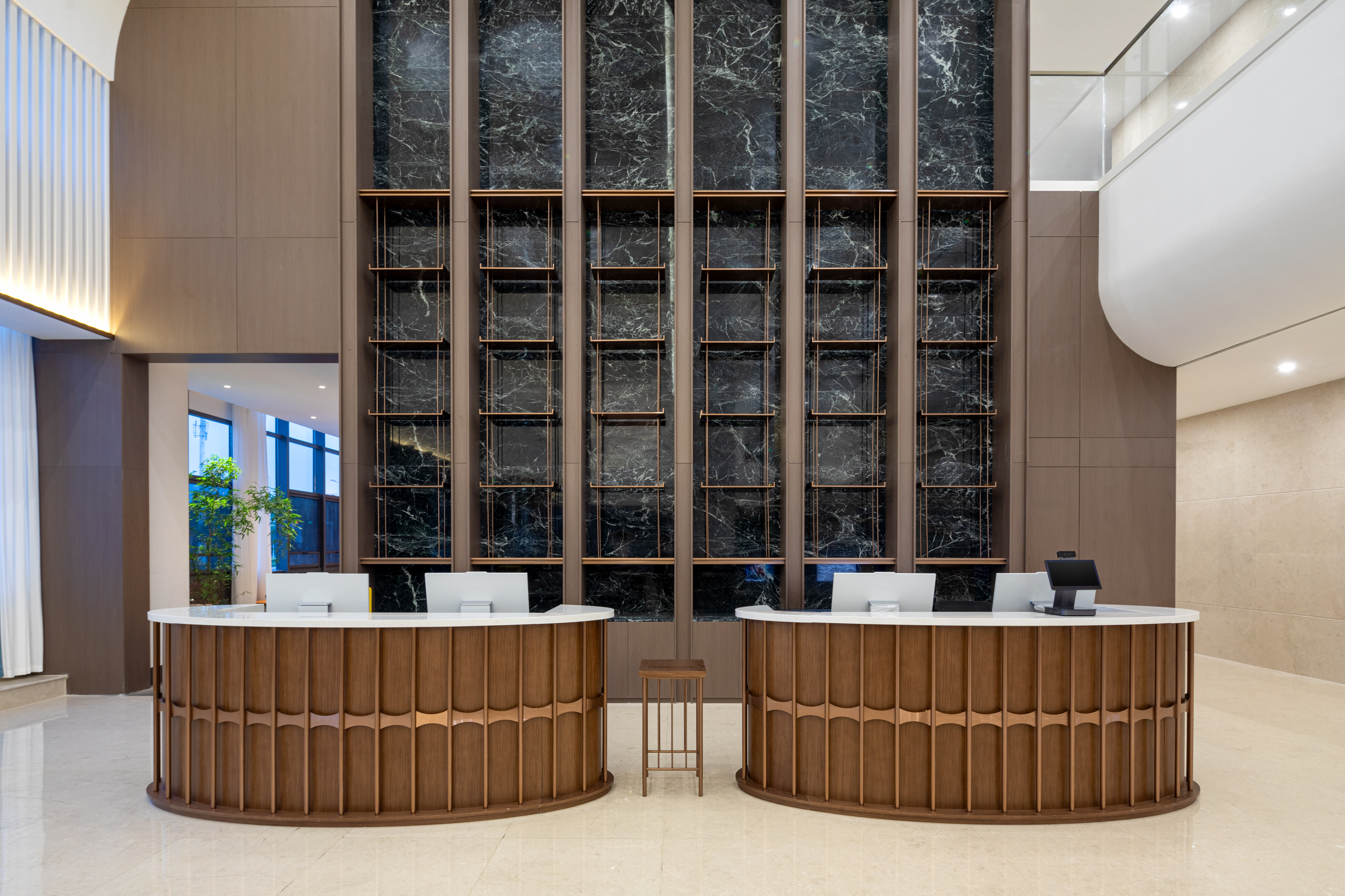 Days Inn by Wyndham Linyi Yihe New Area reception in Linyi, Other than US/Canada