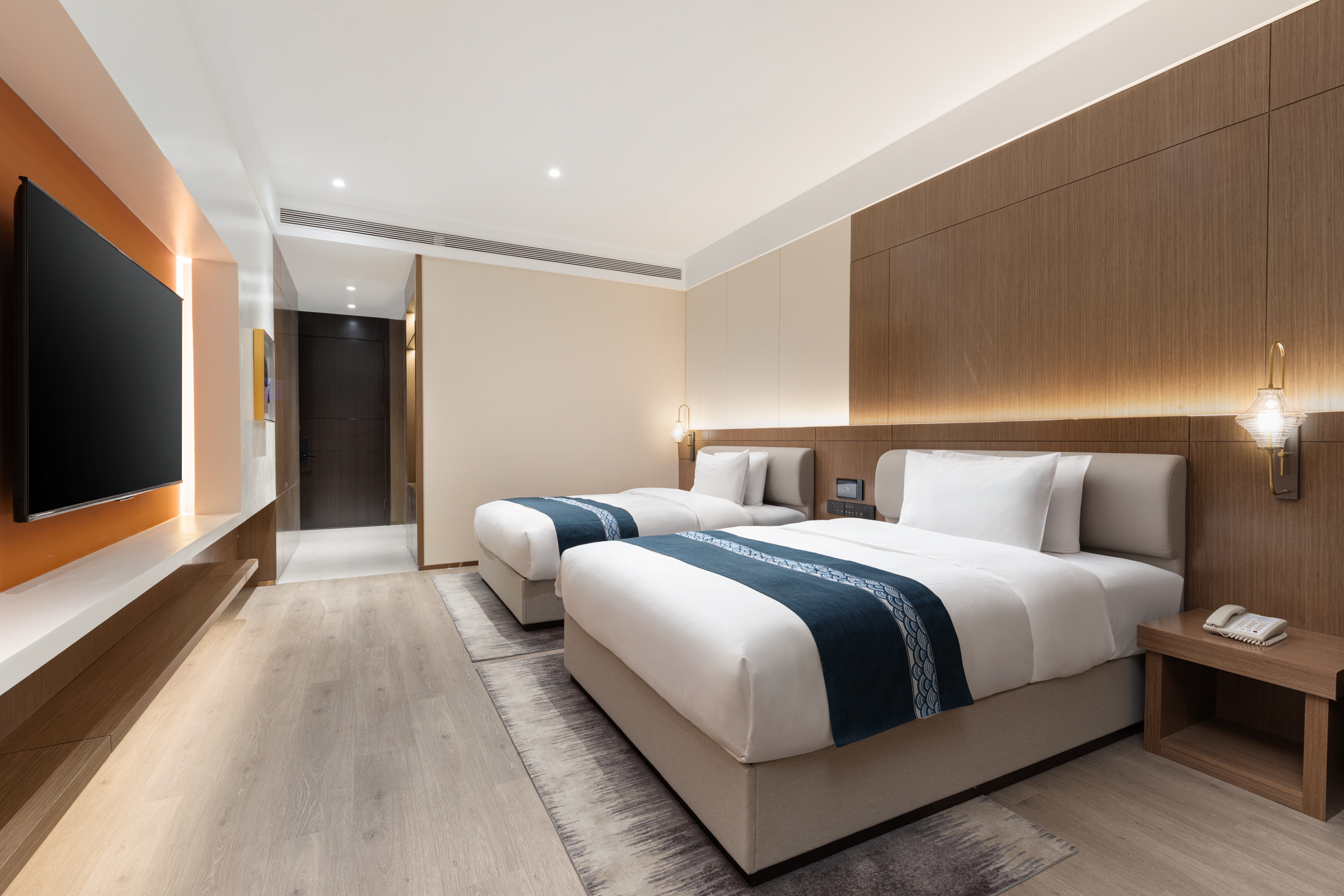 Guest room at the Days Inn by Wyndham Linyi Yihe New Area in Linyi, Other than US/Canada