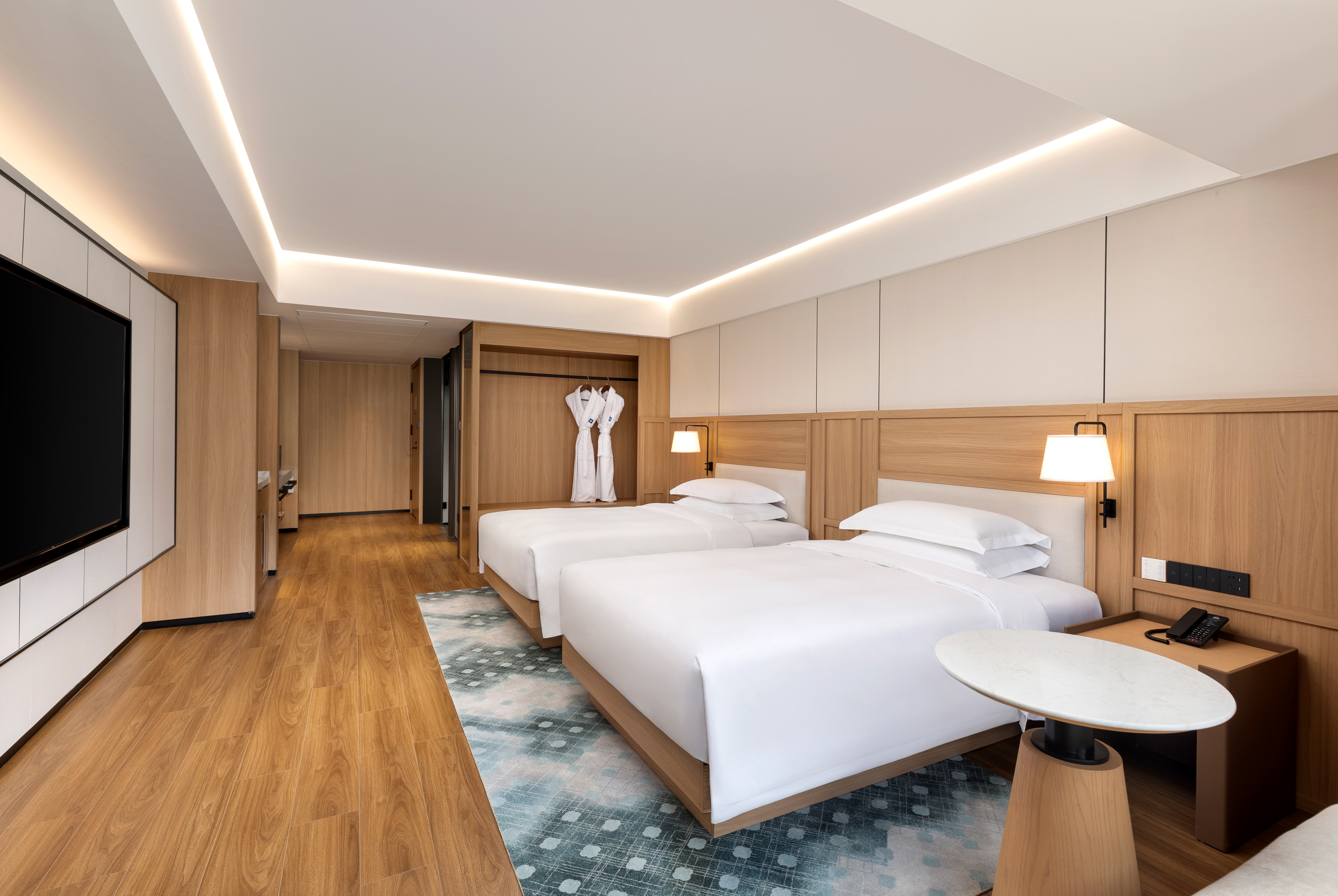 Guest room at the Days Hotel by Wyndham Lishui Liandu in Lishui, Other than US/Canada