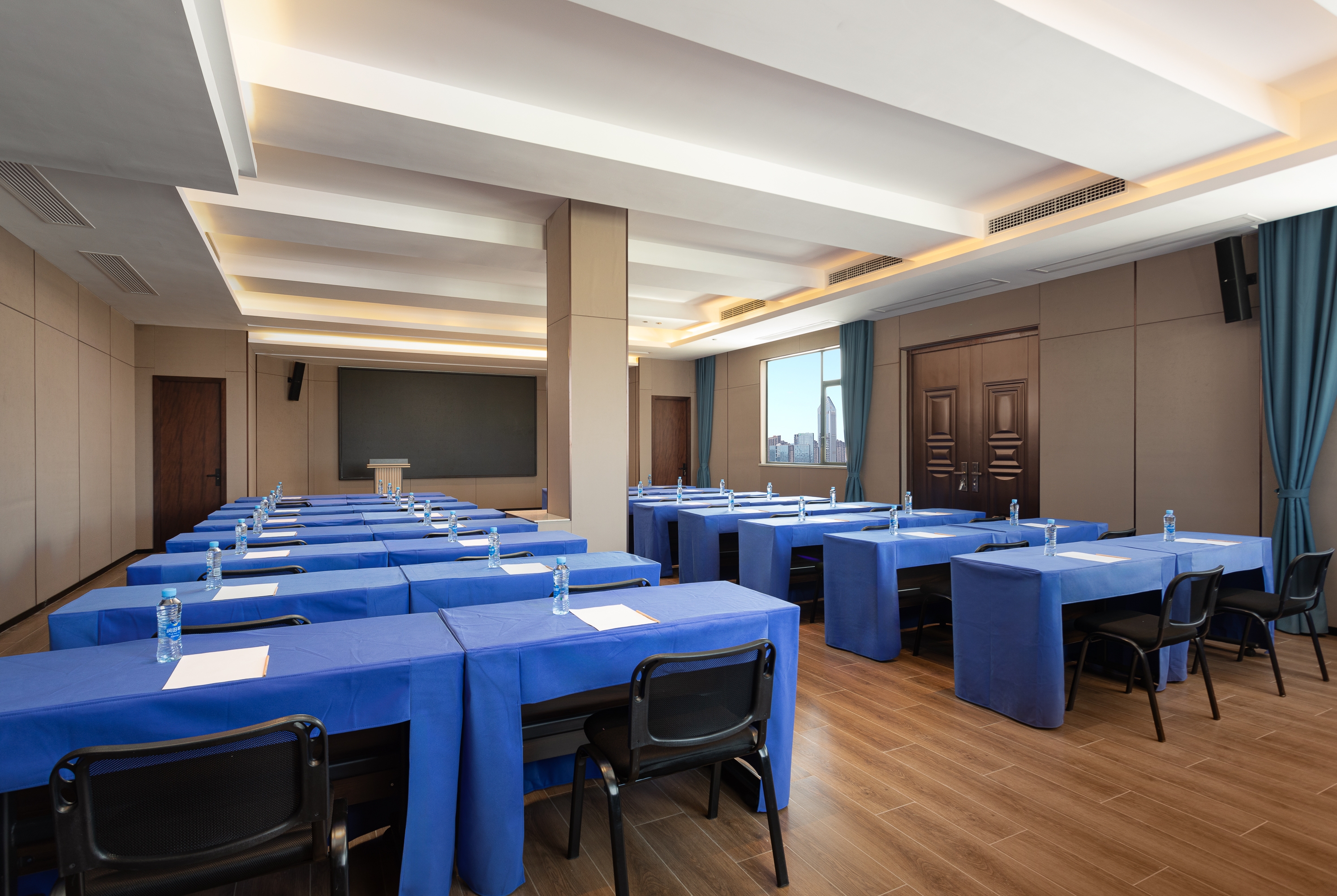 Meeting room at Days Hotel by Wyndham Nanchang Tengwangge in Nanchang, Other than US/Canada