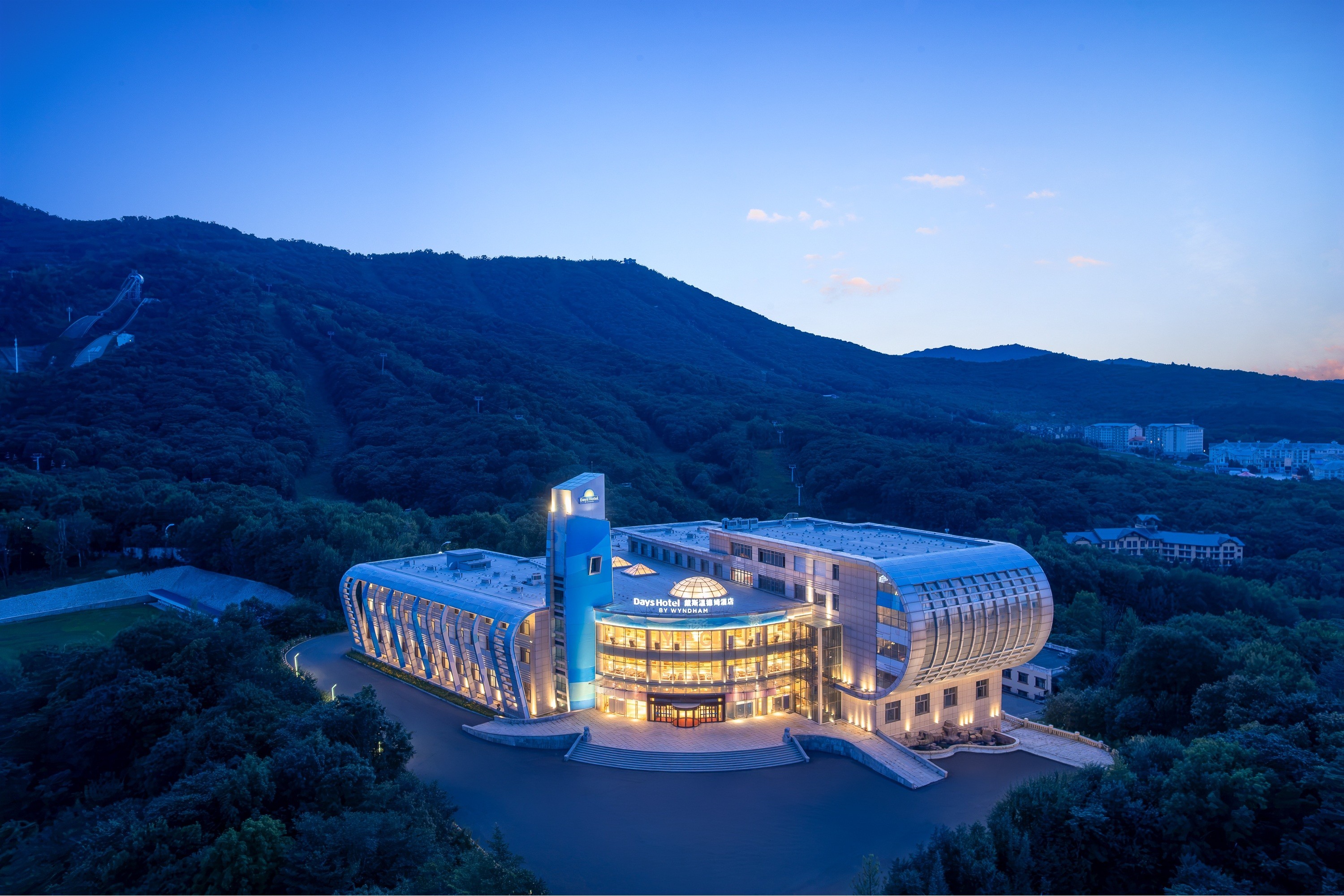 Exterior of Days Hotel by Wyndham Shangzhi Yabuli hotel in Shangzhi, Other than US/Canada