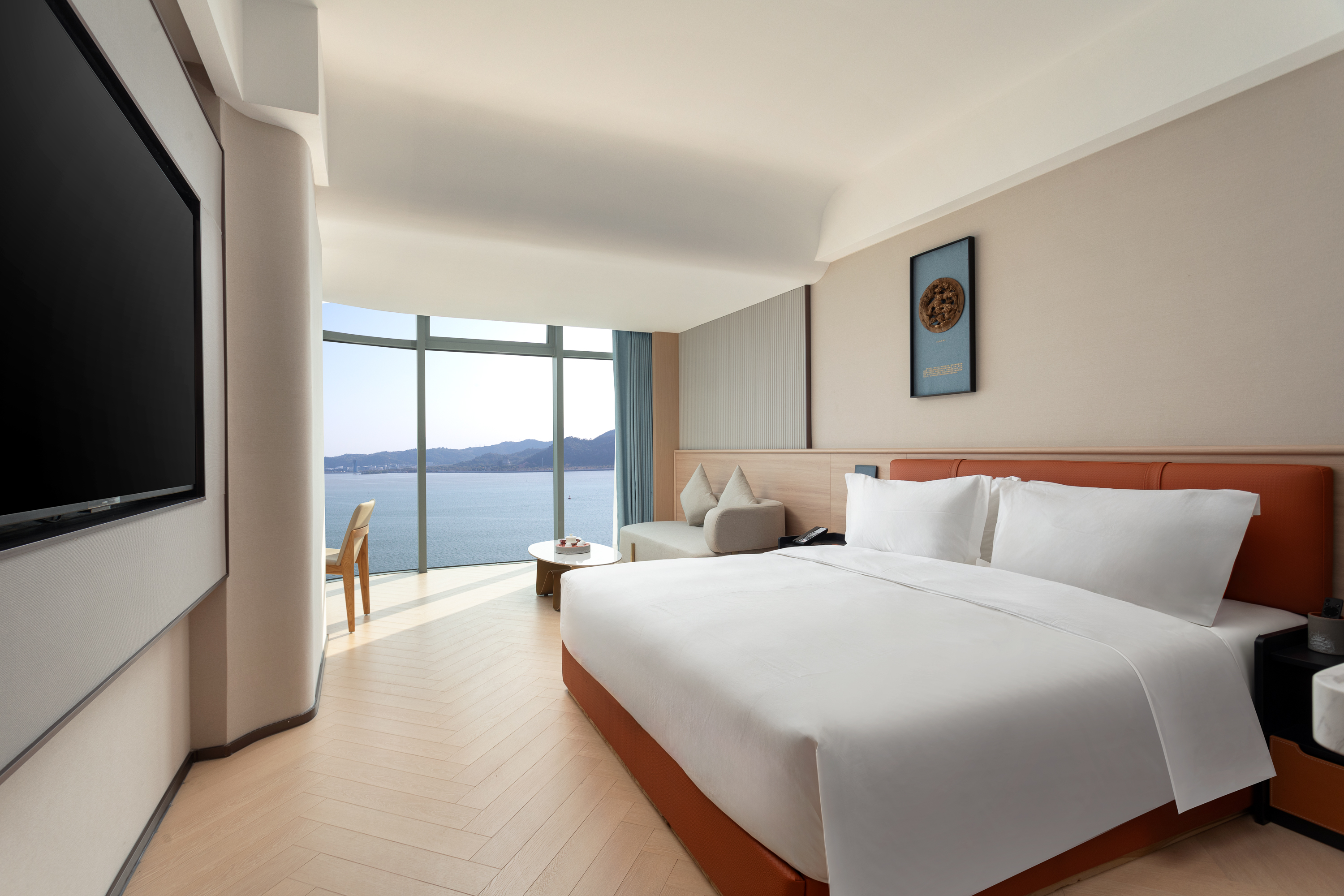 Guest room at the Days Inn by Wyndham Shantou Jinping in Shantou, Other than US/Canada