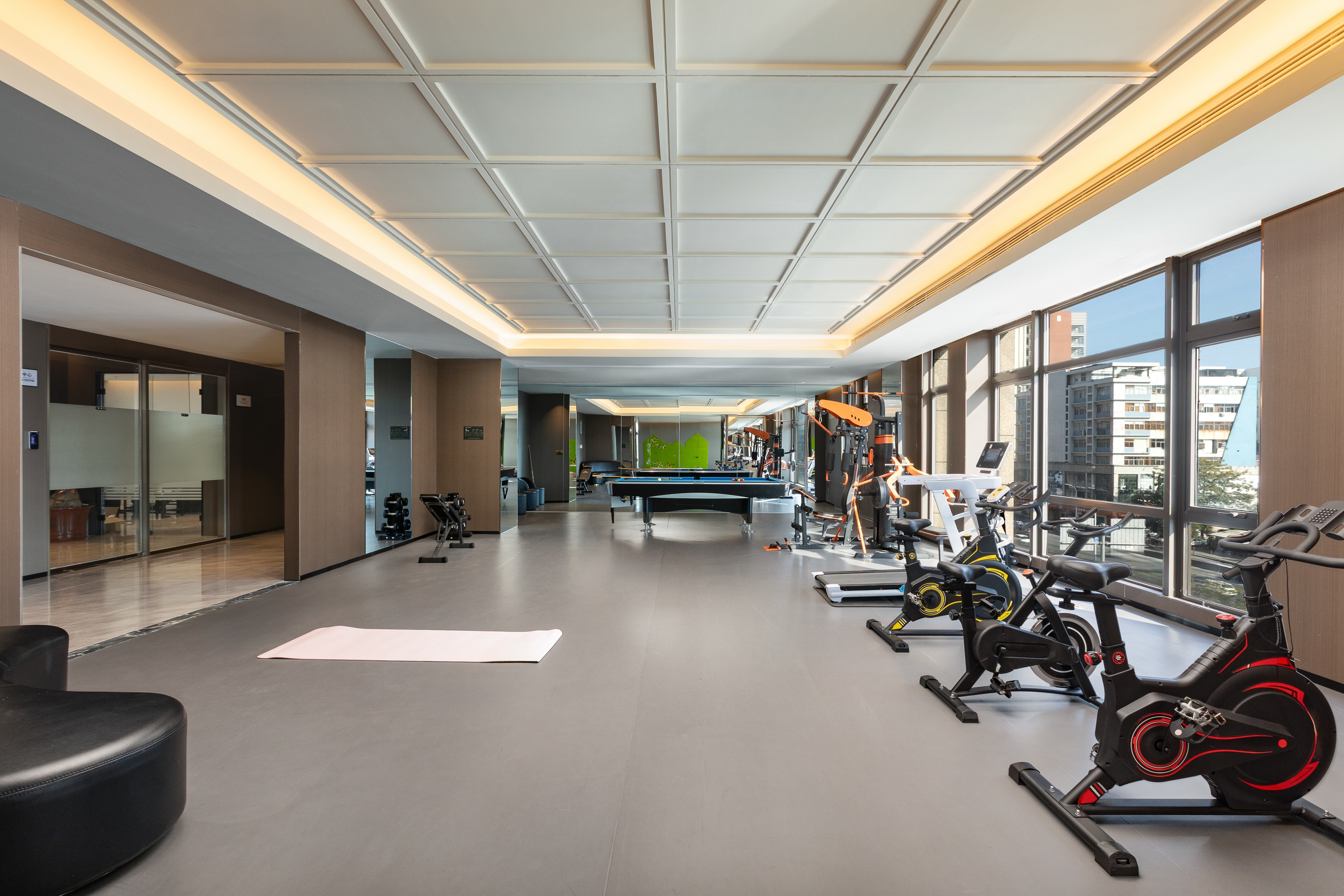 Fitness room at Days Hotel by Wyndham Shantou Longhu in Shantou, Other than US/Canada