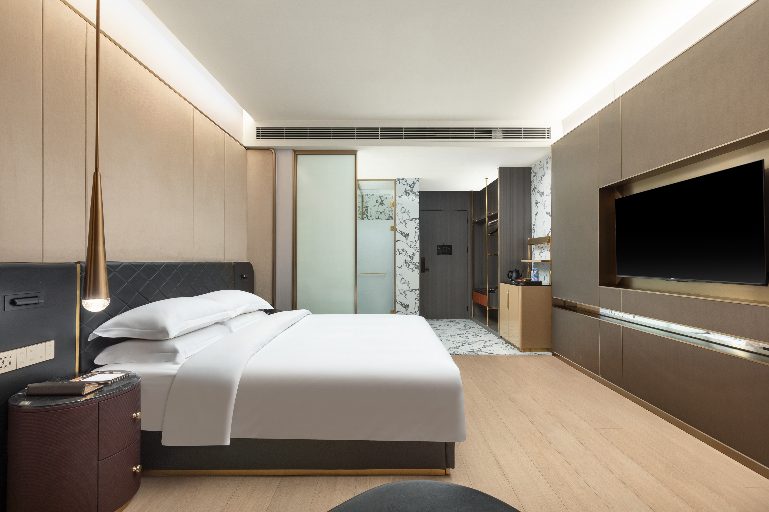 Guest room at the Days Hotel by Wyndham Shantou Longhu in Shantou, Other than US/Canada