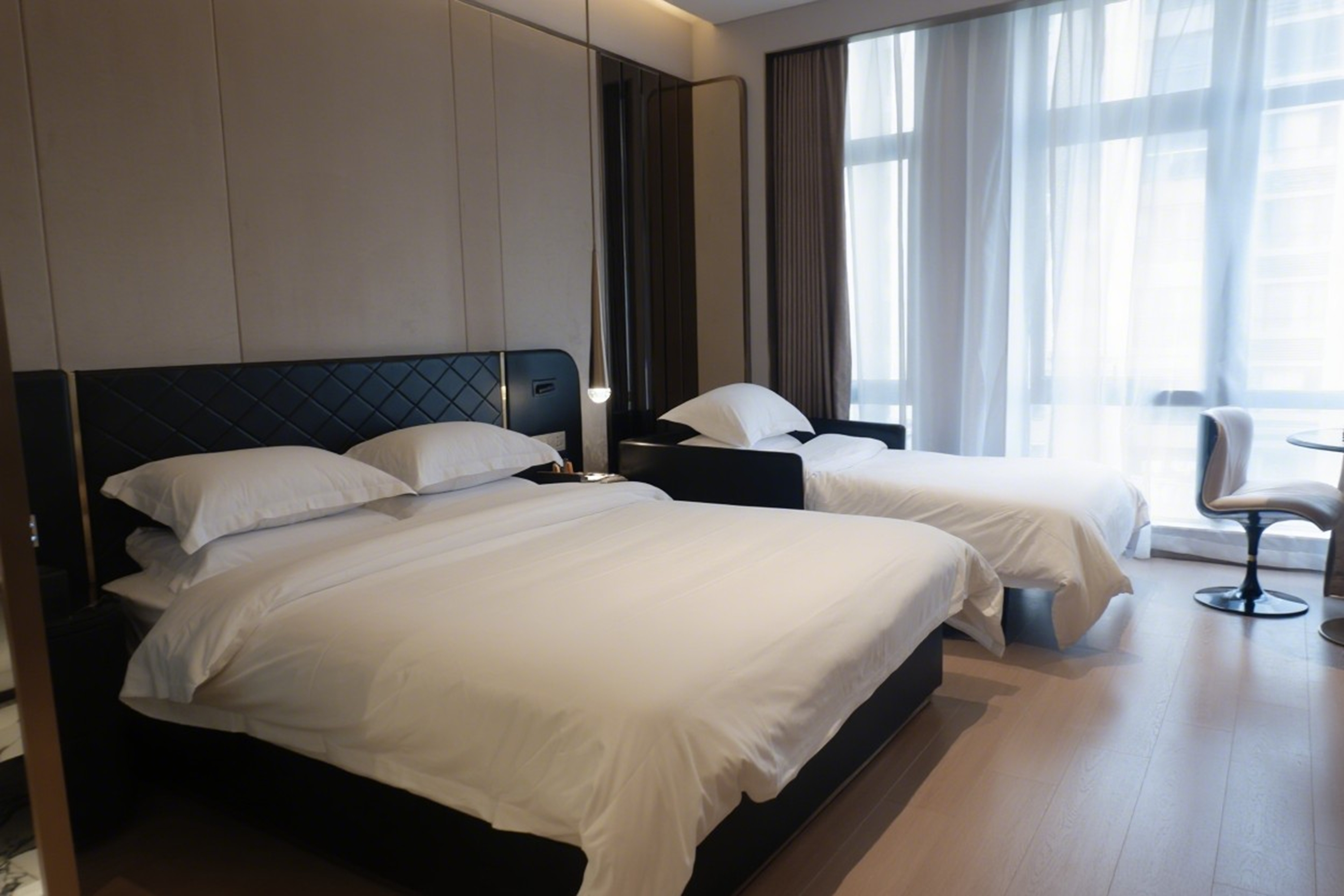 Guest room at the Days Hotel by Wyndham Shantou Longhu in Shantou, Other than US/Canada
