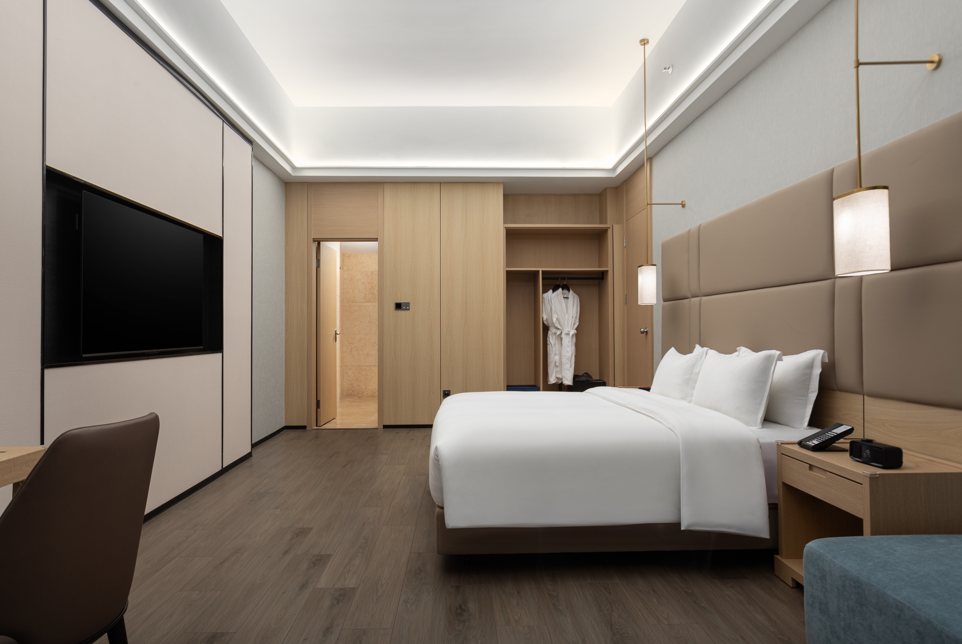 Guest room at the Days Hotel by Wyndham Shenzhen Sanlian in Shenzhen, Other than US/Canada