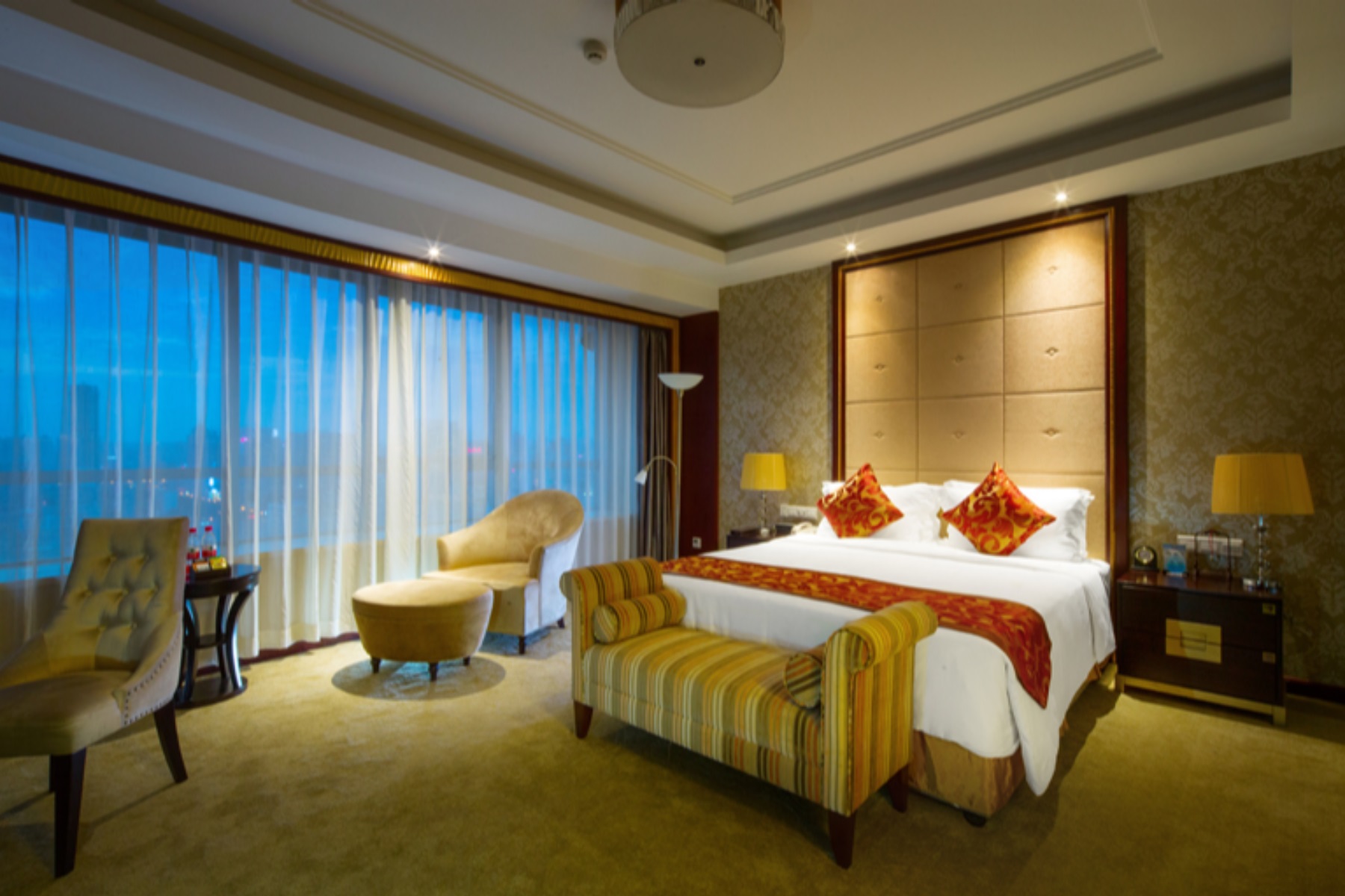 Guest room at the Days Hotel by Wyndham Lu'an Taiyuan in Taiyuan, Other than US/Canada