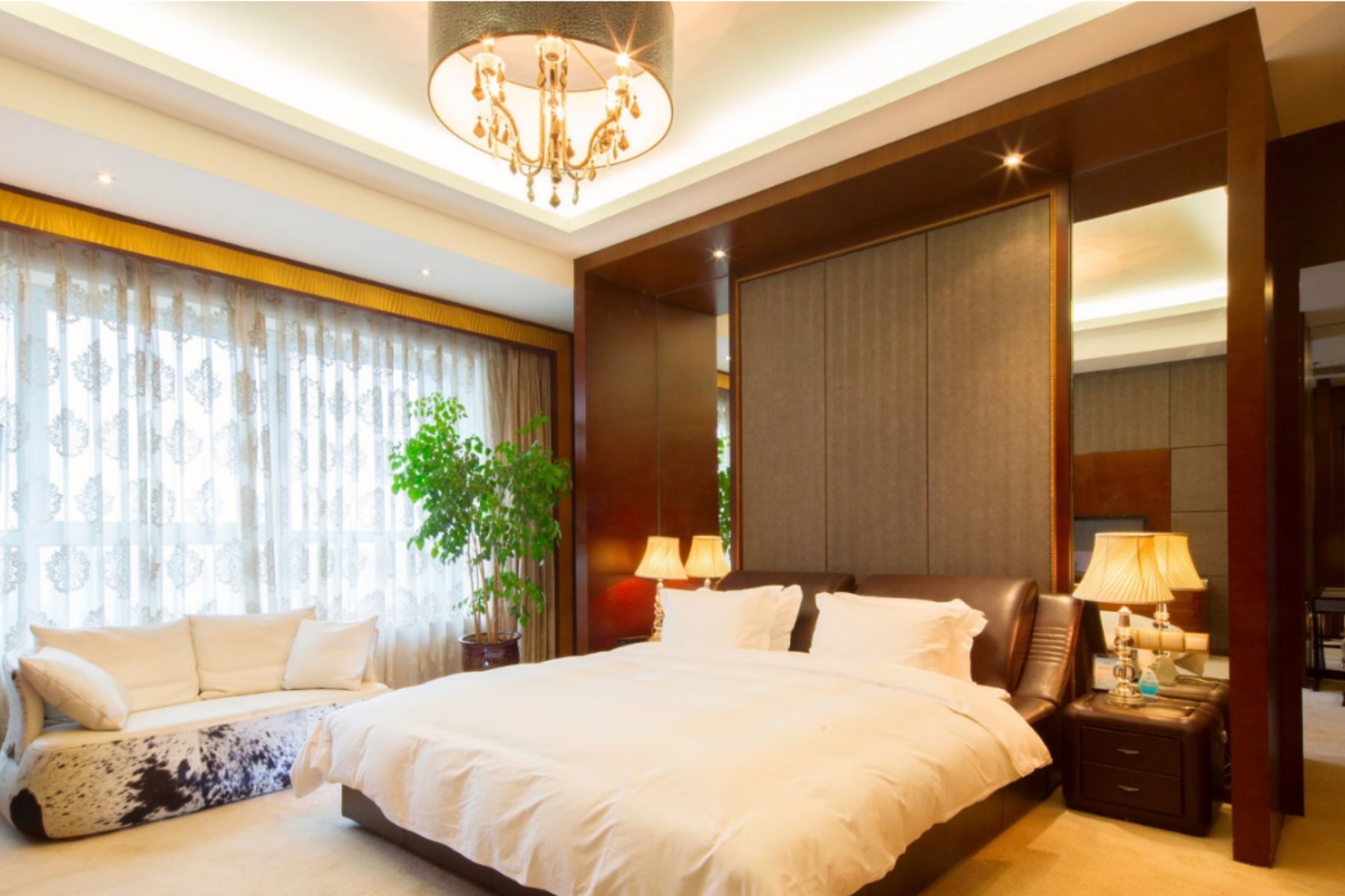 Guest room at the Days Hotel by Wyndham Lu'an Taiyuan in Taiyuan, Other than US/Canada