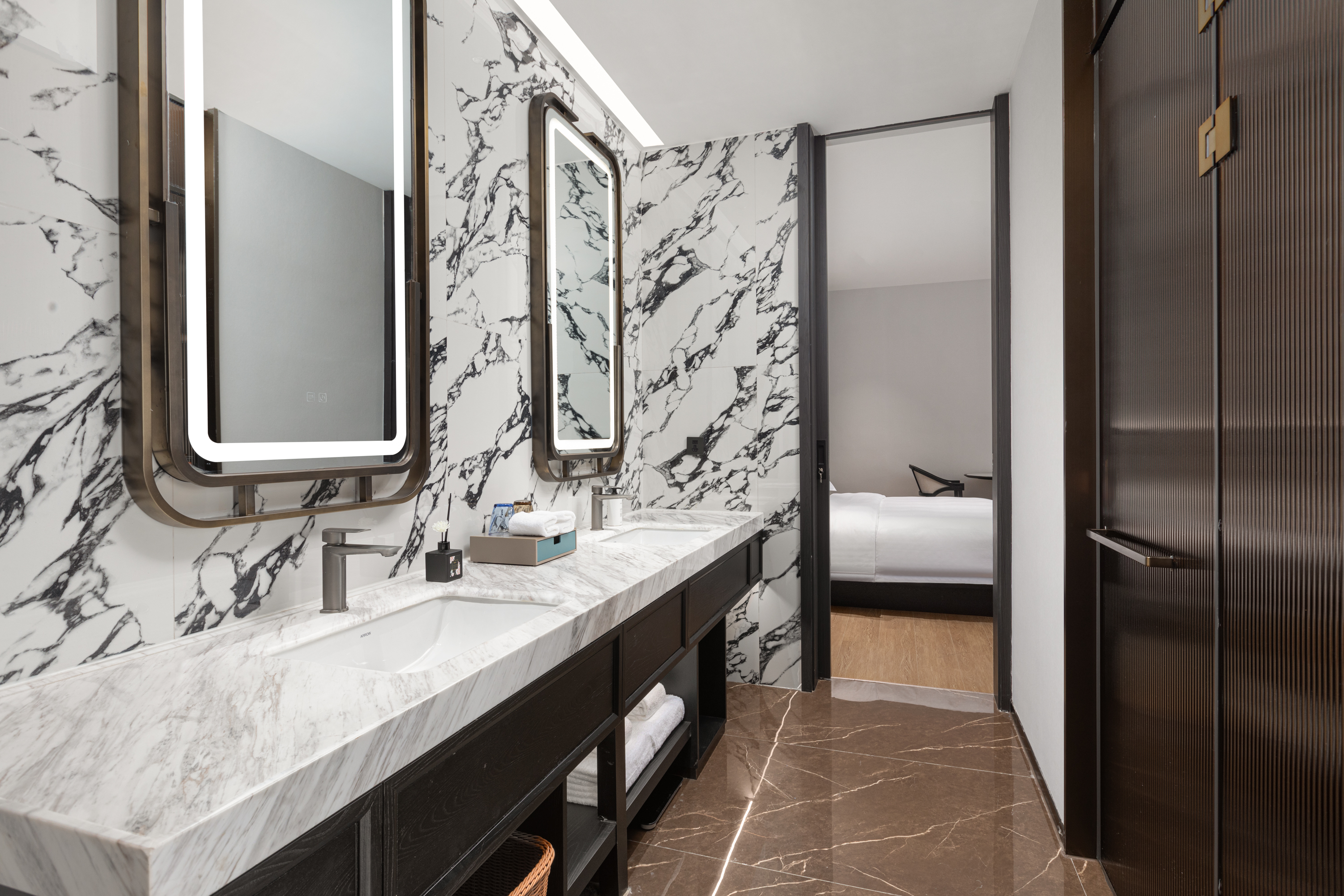 Guest room at the Days Hotel by Wyndham Xianju Downtown in Taizhou, Other than US/Canada