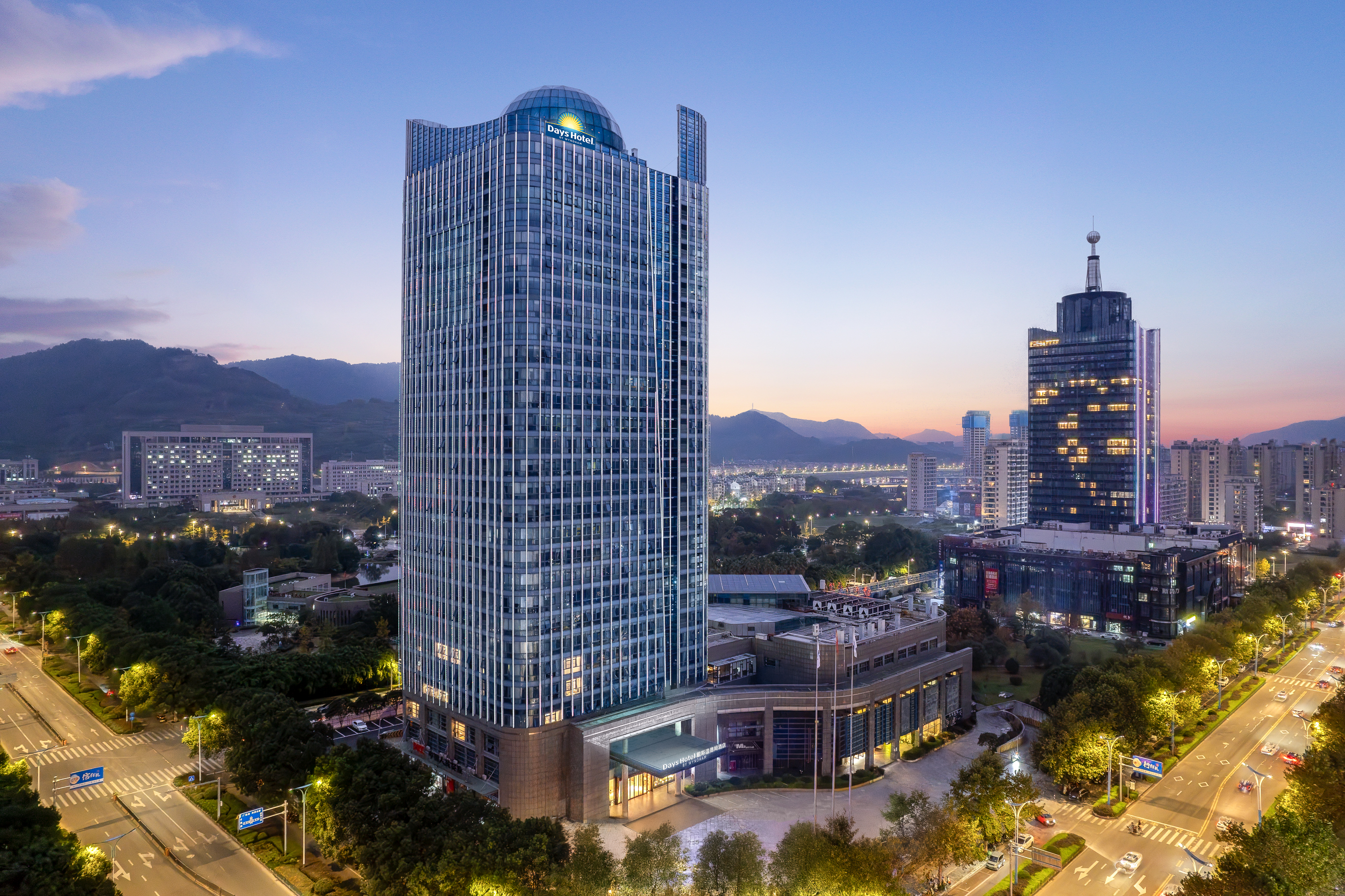 Exterior of Days Hotel by Wyndham Taizhou Sanmen hotel in Taizhou, Other than US/Canada