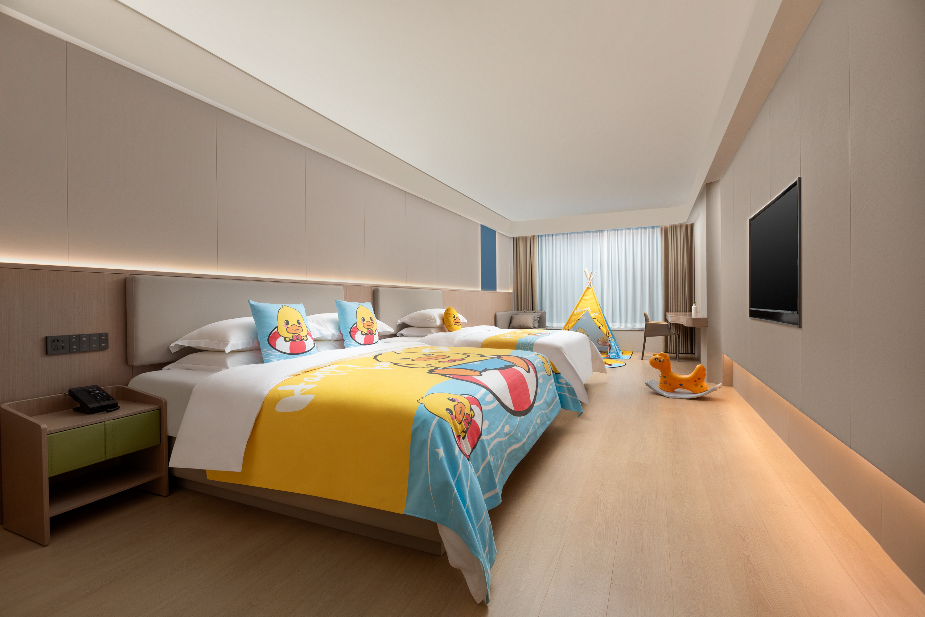 Guest room at the Days Hotel by Wyndham Taizhou Sanmen in Taizhou, Other than US/Canada