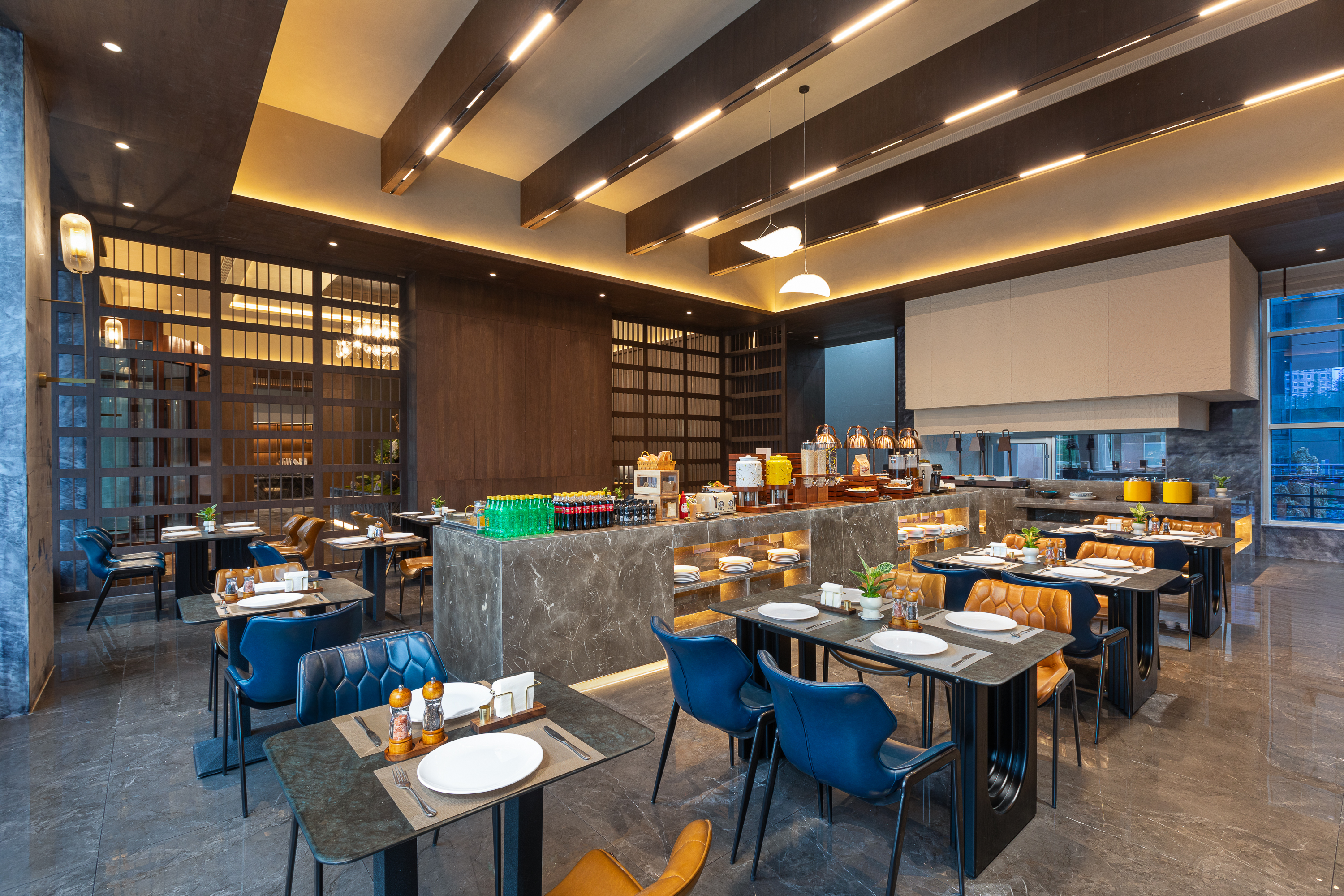Days Hotel by Wyndham Weihai Huoju Eight Street restaurant in Weihai, Other than US/Canada