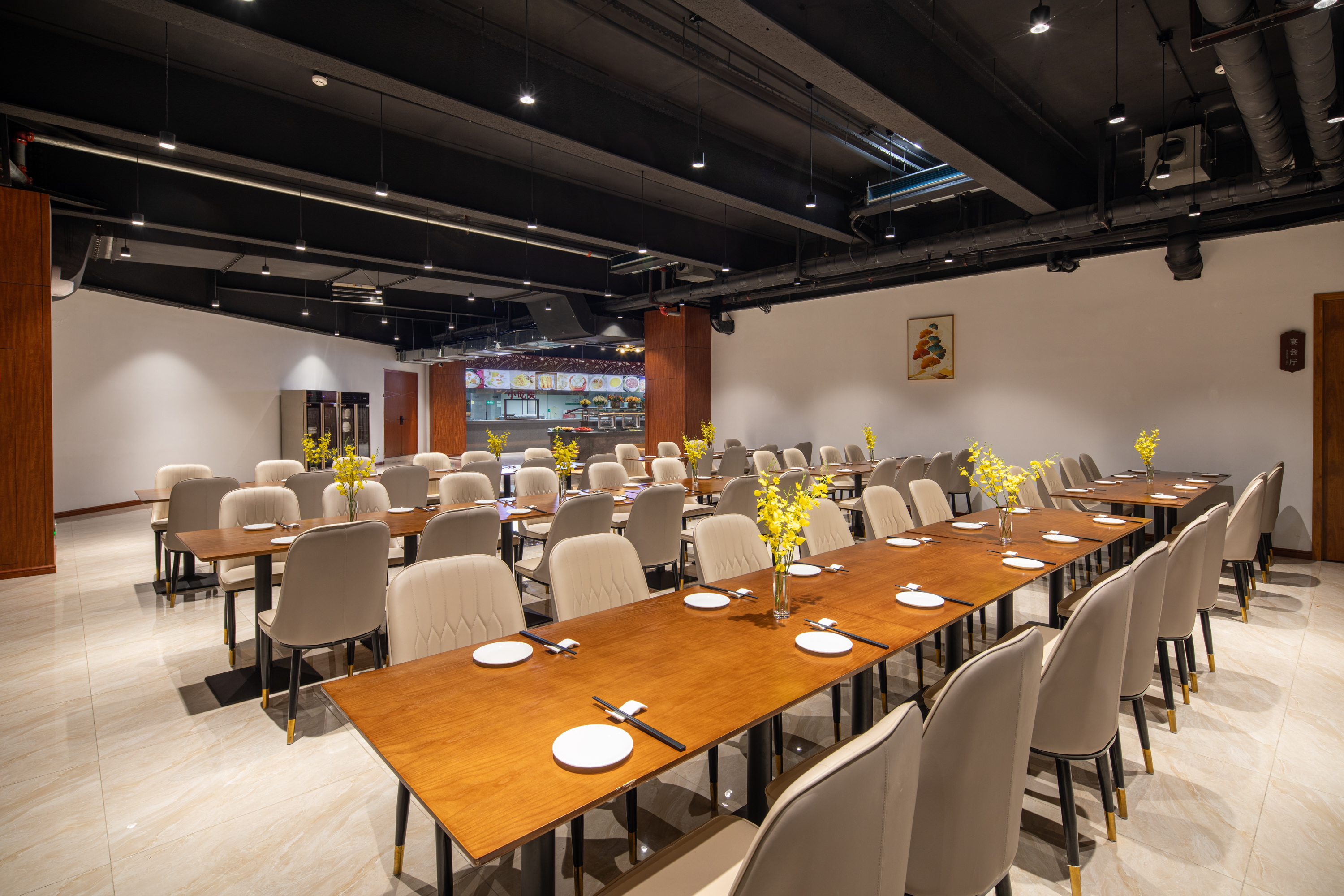 Days Hotel by Wyndham Jinghong Downtown restaurant breakfast area with seating in Xishuangbanna Dai Autonomous P, Other than US/Canada