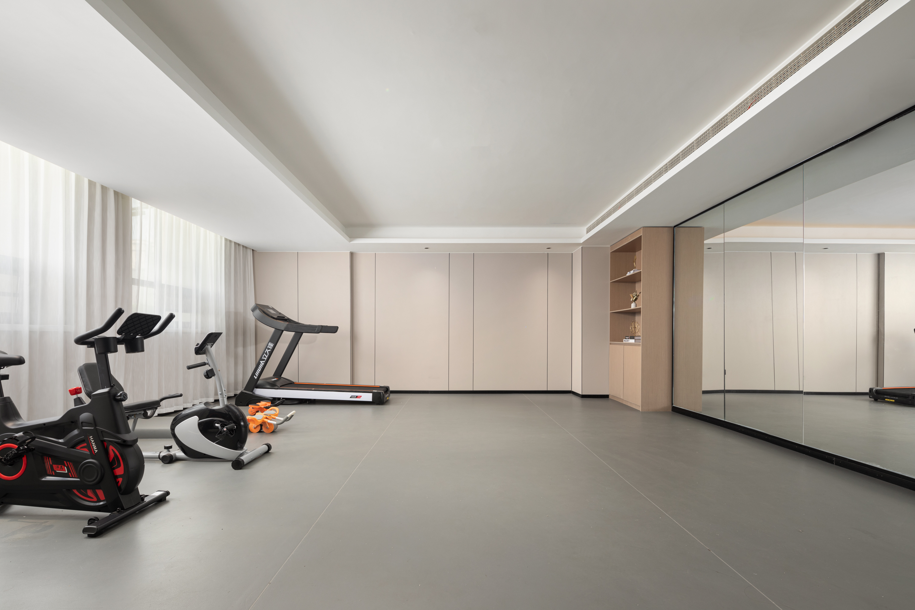 Fitness room at Days Inn by Wyndham Xuzhou Gulou in Xuzhou, Other than US/Canada