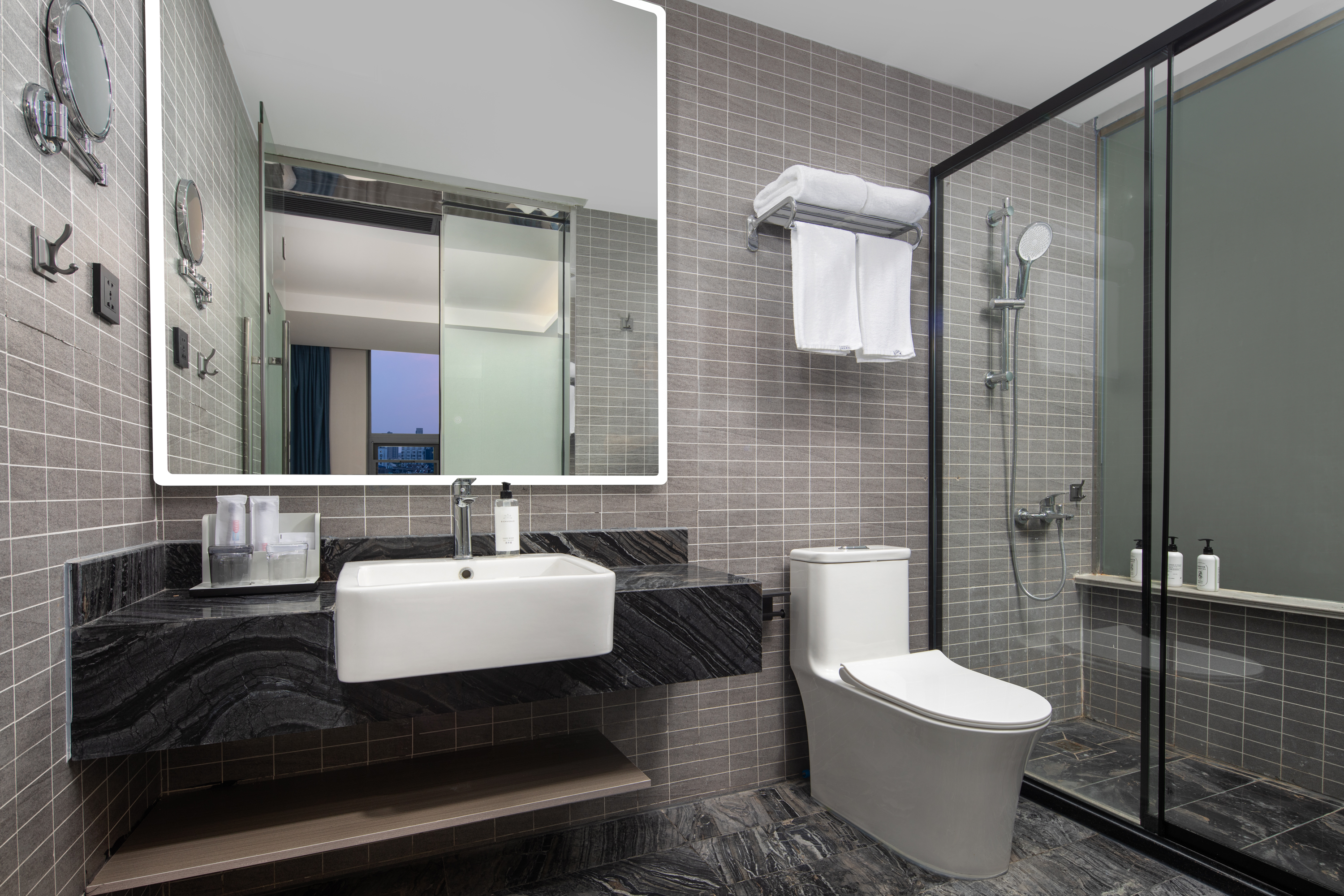 Guest room at the Days Inn by Wyndham Xuzhou Gulou in Xuzhou, Other than US/Canada