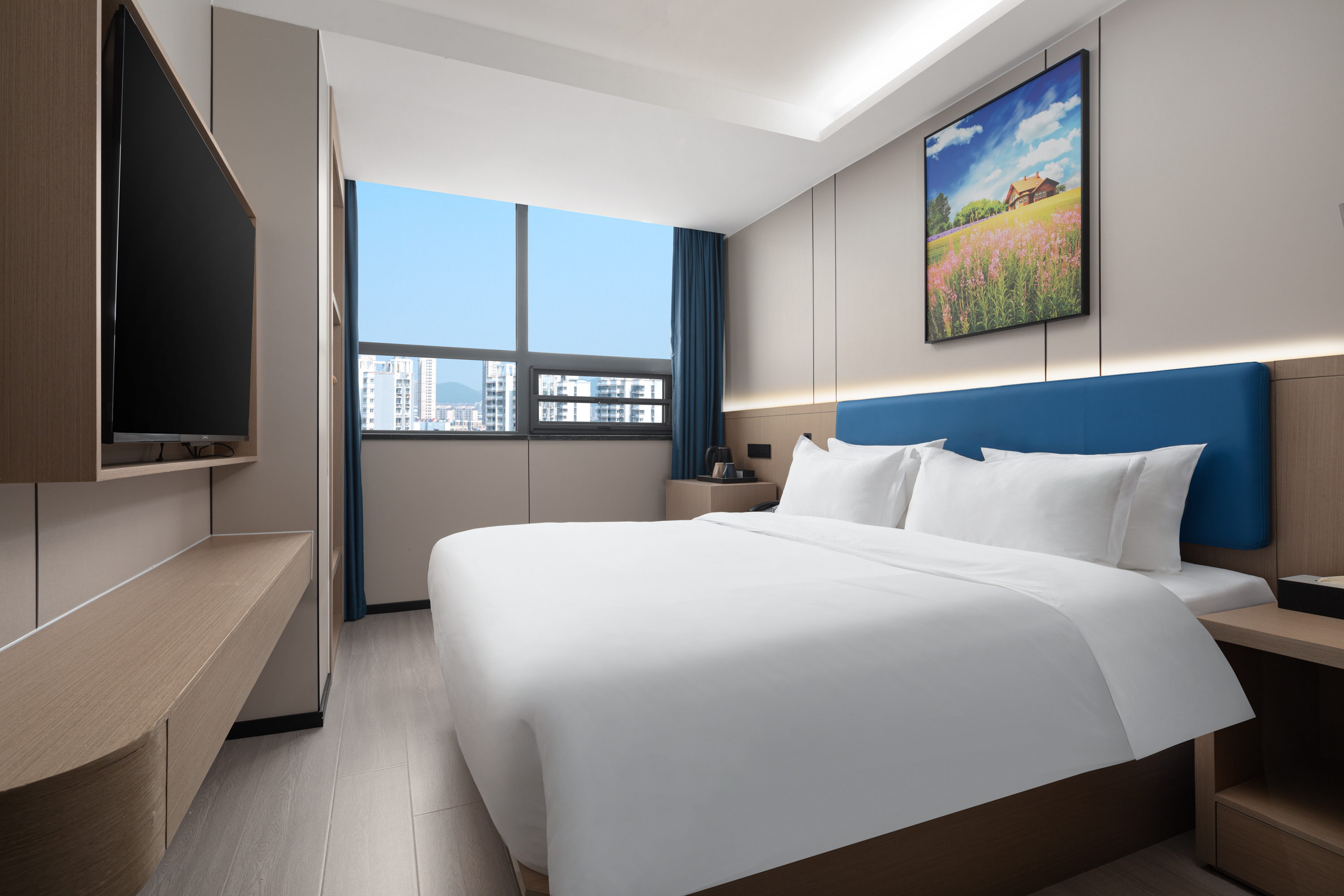 Guest room at the Days Inn by Wyndham Xuzhou Gulou in Xuzhou, Other than US/Canada