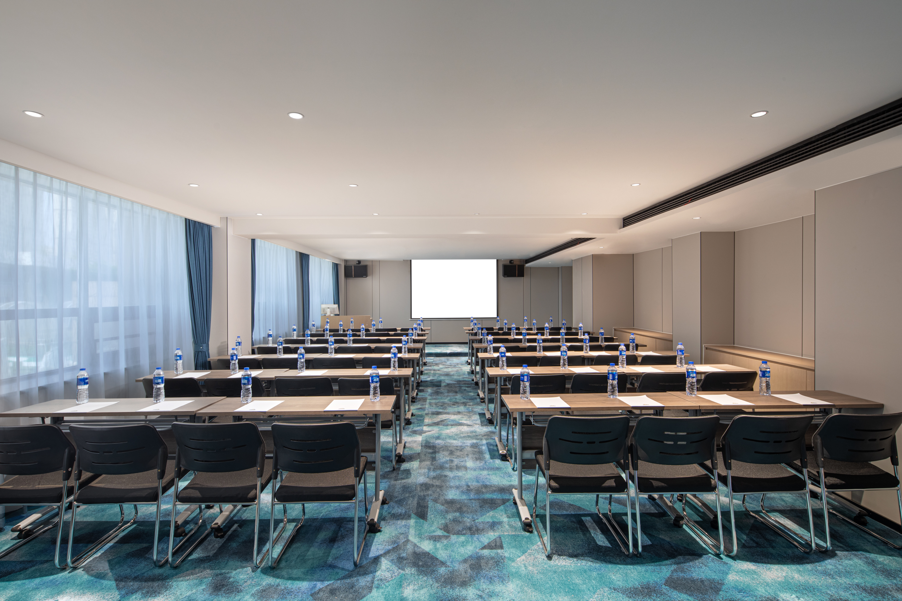 Meeting room at Days Inn by Wyndham Xuzhou Gulou in Xuzhou, Other than US/Canada
