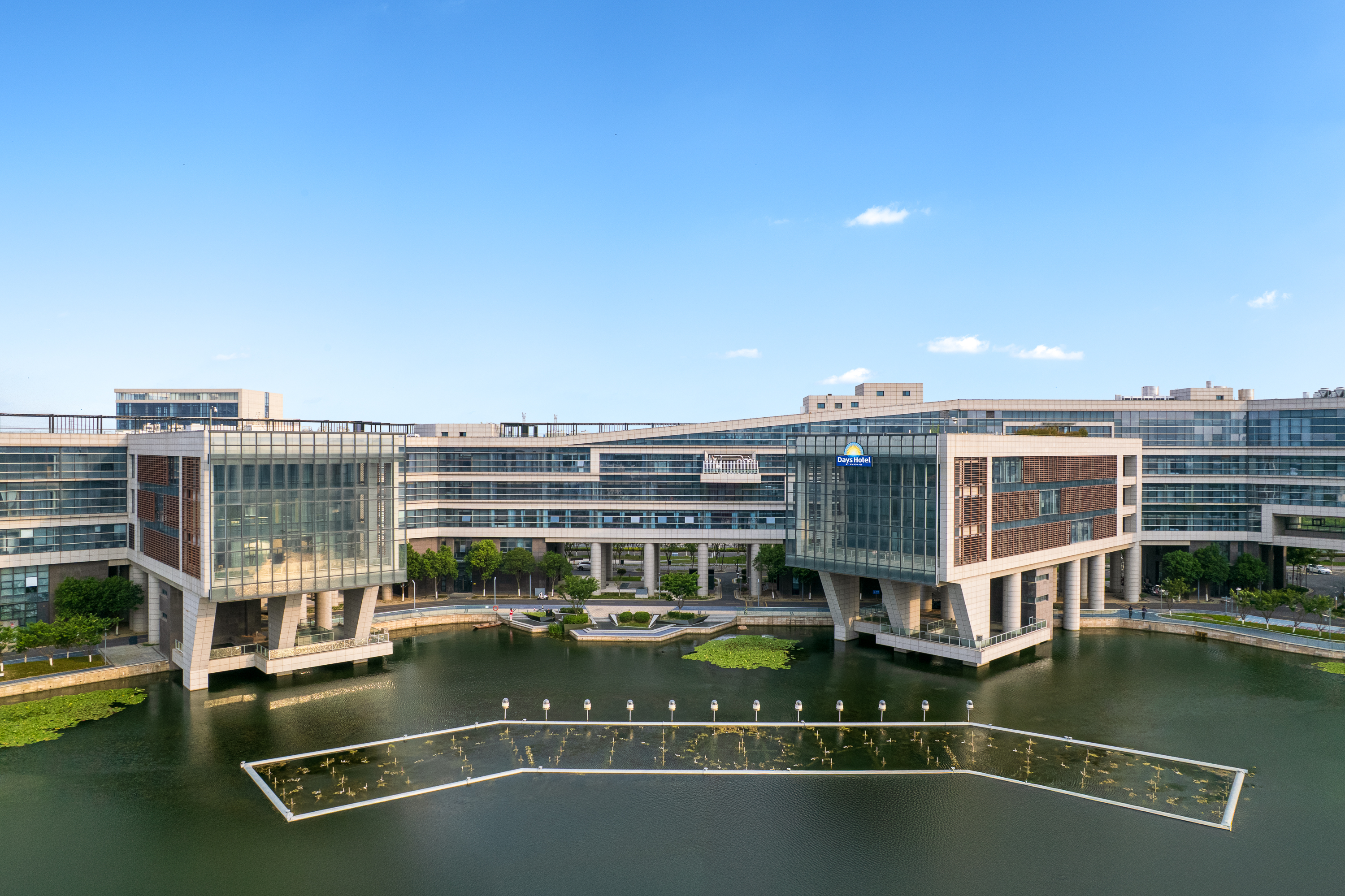 Exterior of Days Hotel by Wyndham Yancheng Hi-tech Park hotel in Yancheng, Other than US/Canada