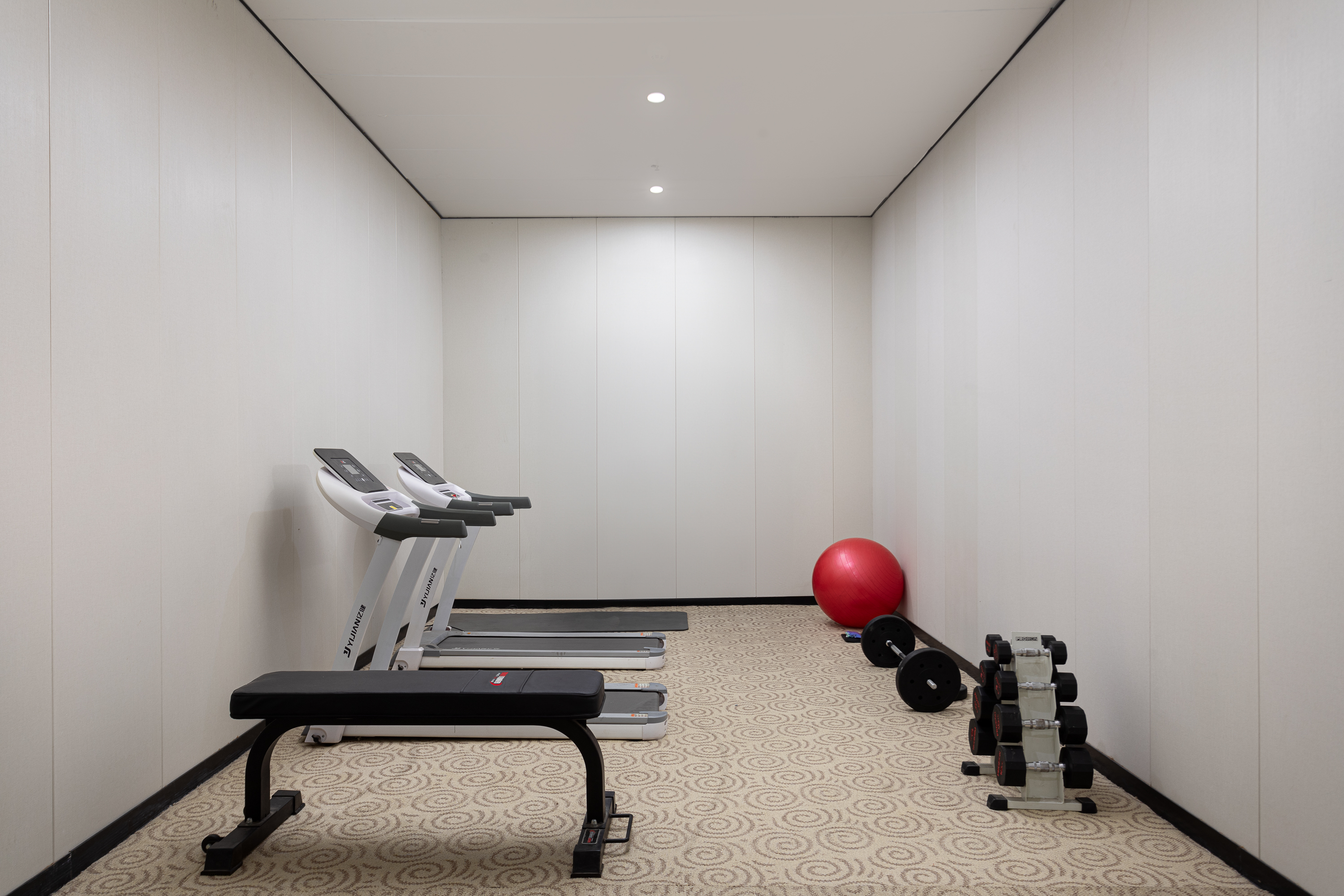 Fitness room at Days Inn by Wyndham Yangzhou Guangling in Yangzhou, Other than US/Canada