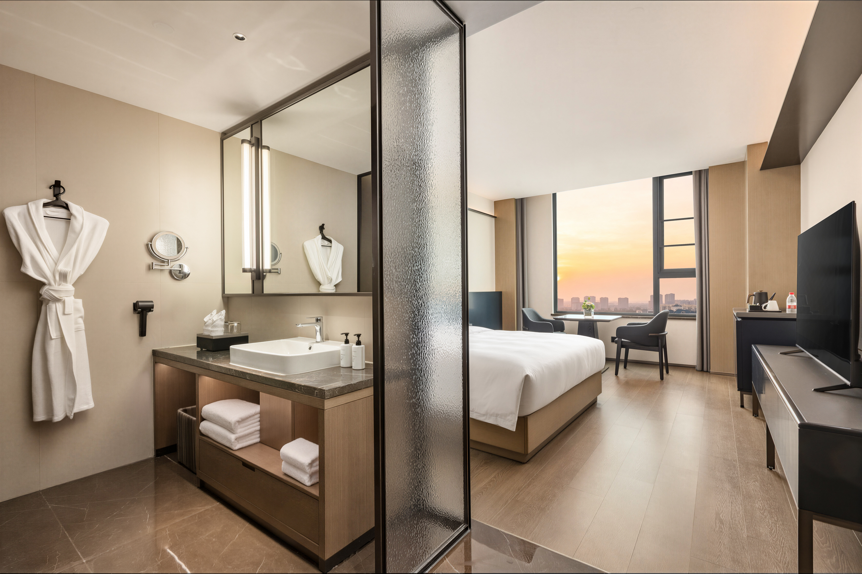 Guest room bath at the Days Hotel by Wyndham Yichun Gaoan in Yichun, Other than US/Canada