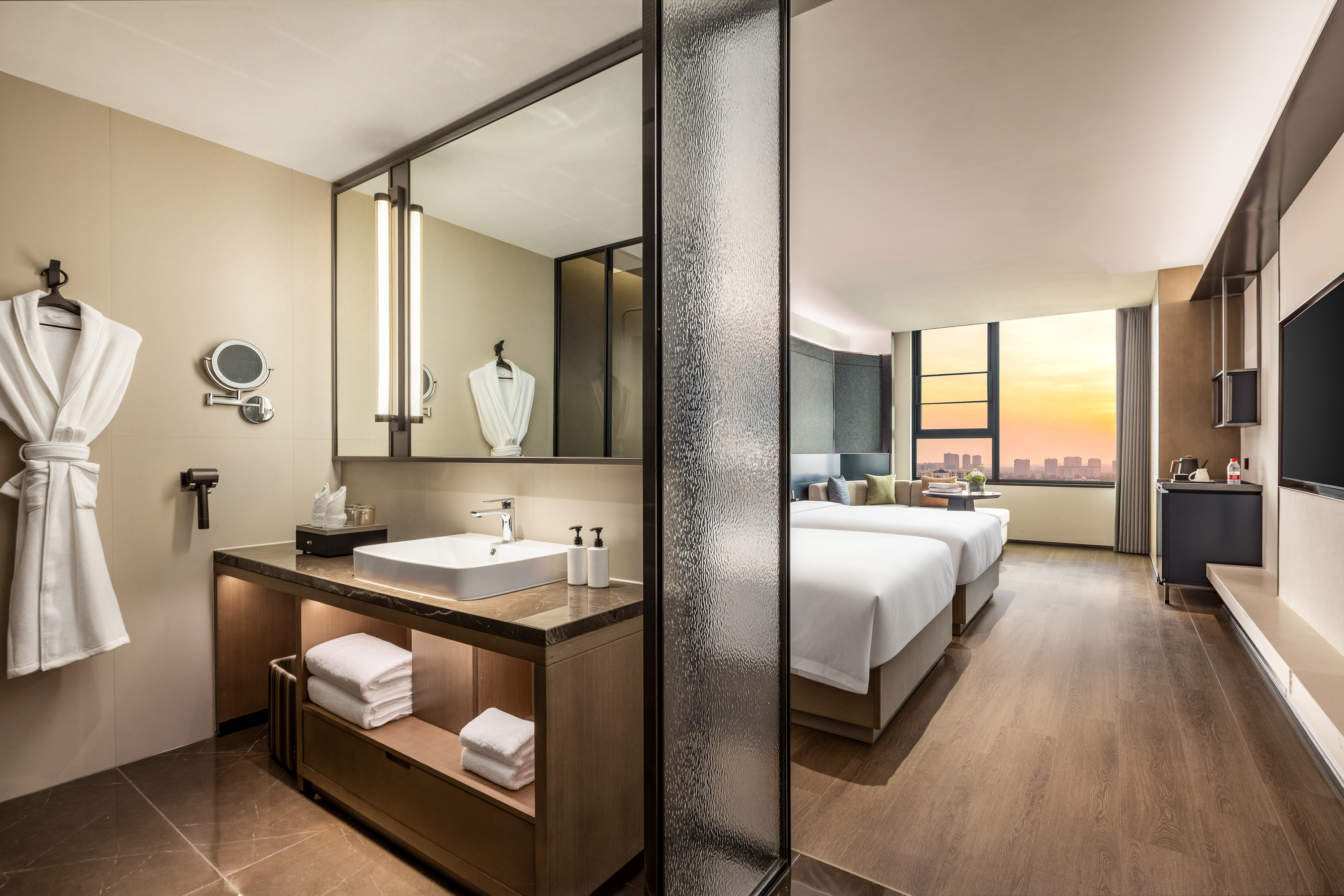 Guest room bath at the Days Hotel by Wyndham Yichun Gaoan in Yichun, Other than US/Canada