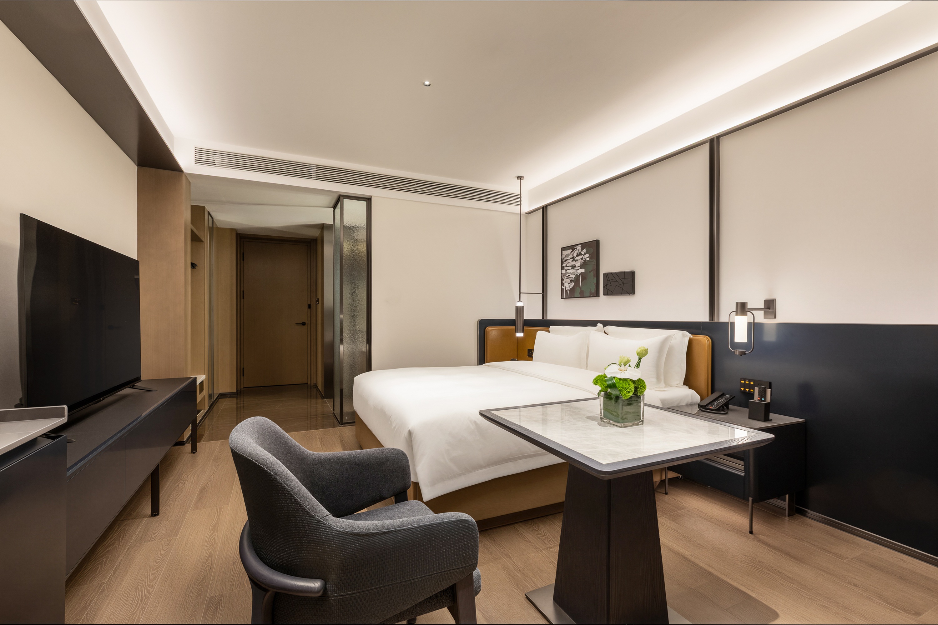 Guest room at the Days Hotel by Wyndham Yichun Gaoan in Yichun, Other than US/Canada