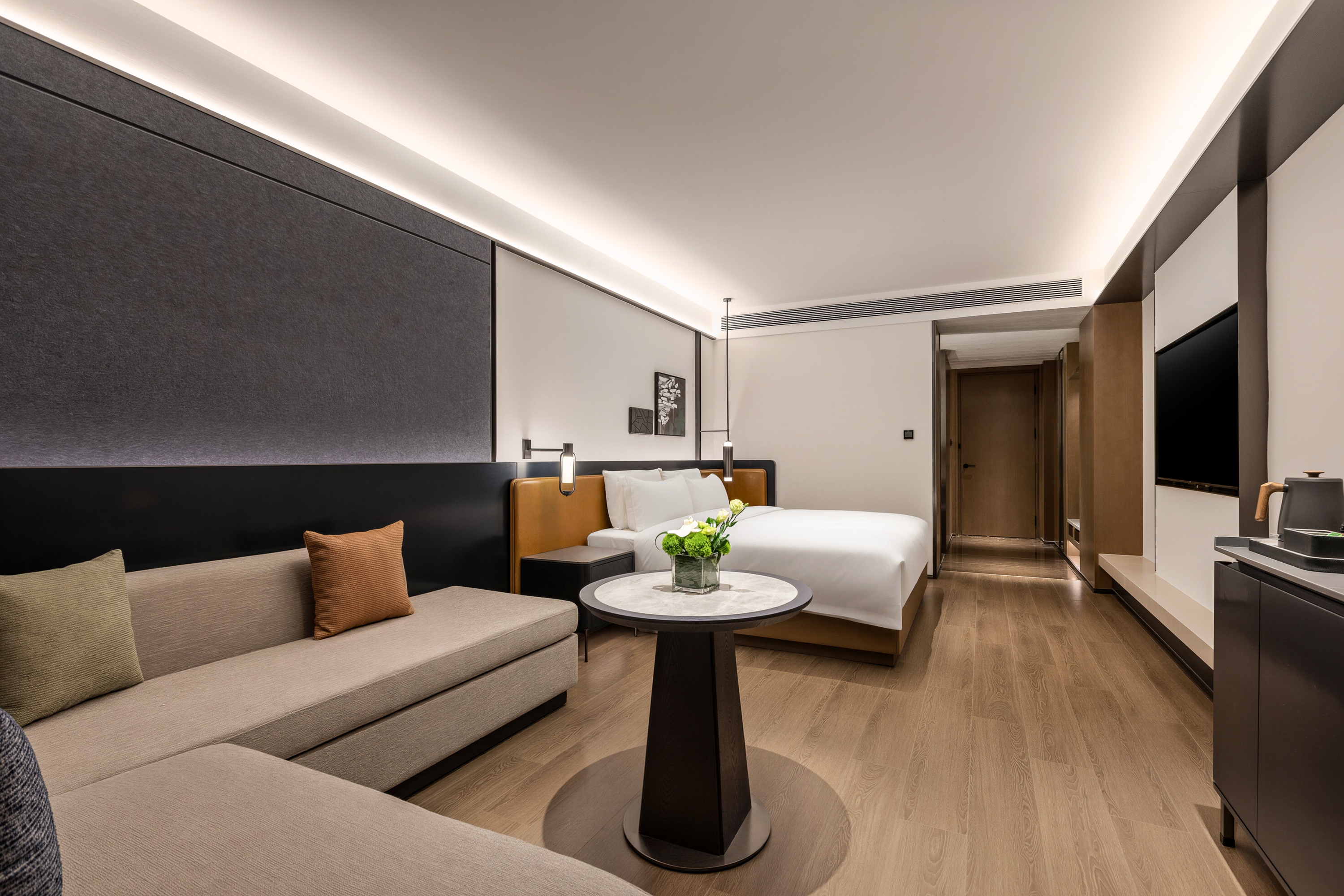 Guest room at the Days Hotel by Wyndham Yichun Gaoan in Yichun, Other than US/Canada