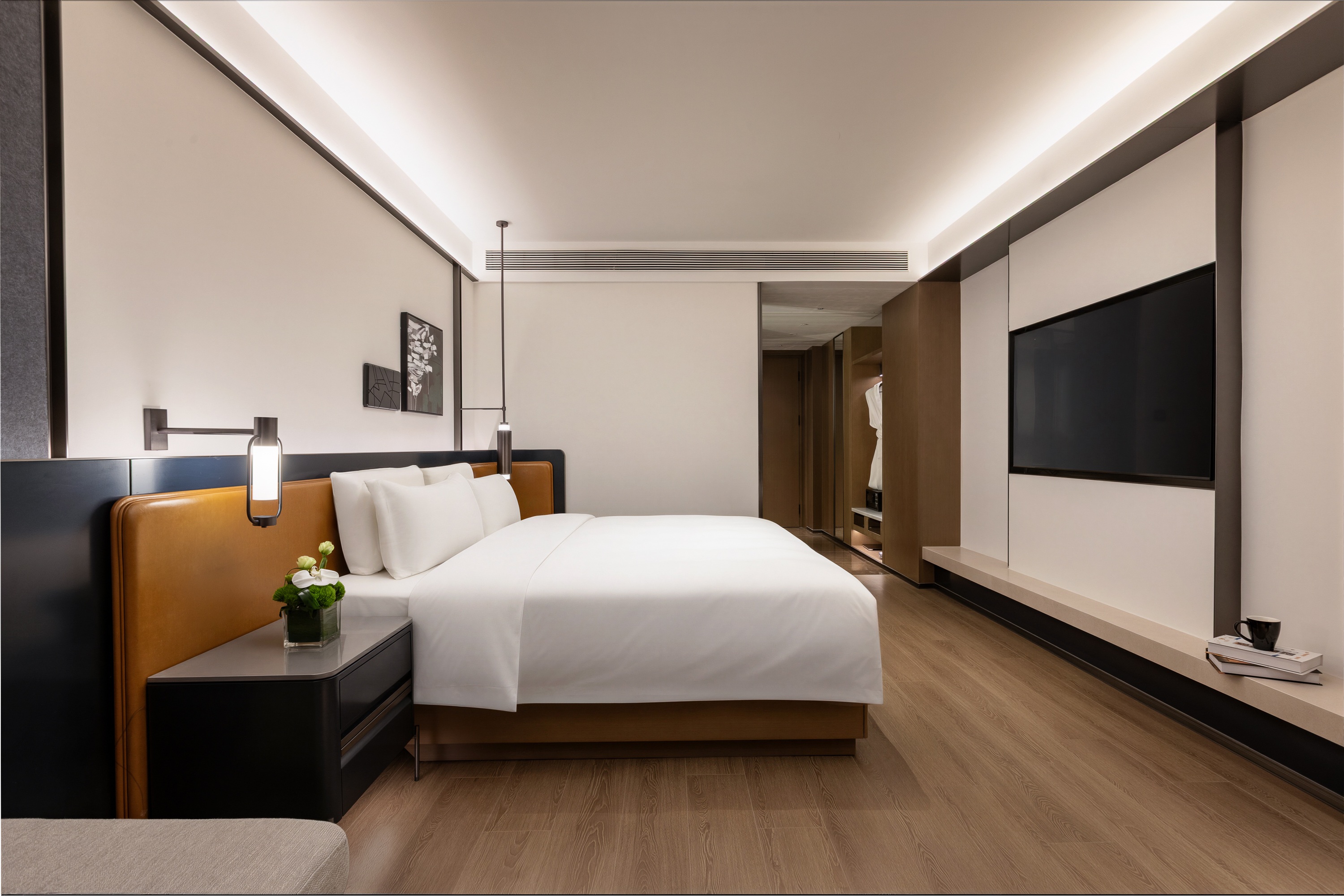 Guest room at the Days Hotel by Wyndham Yichun Gaoan in Yichun, Other than US/Canada