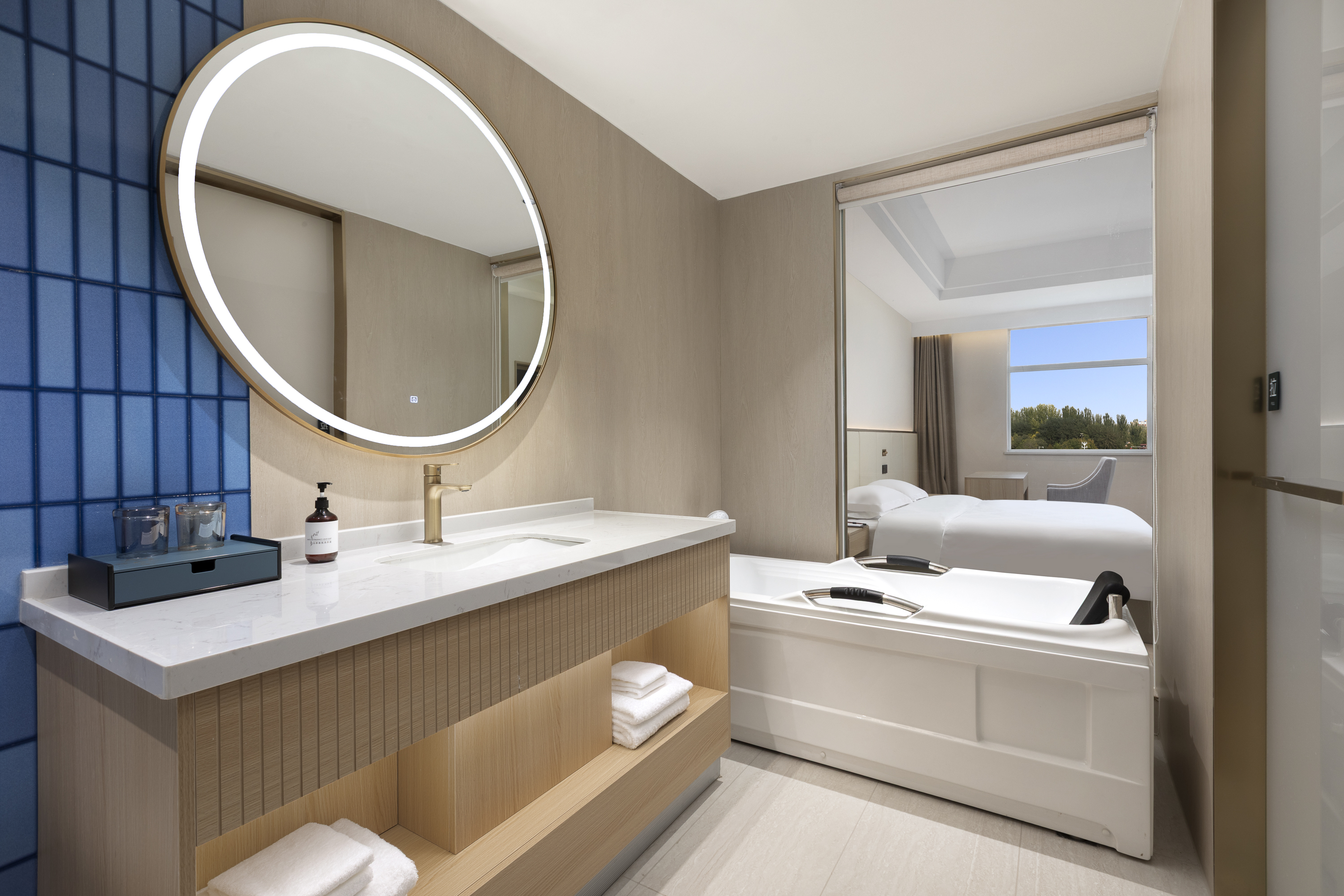 Guest room bath at the Days Inn by Wyndham Yinchuan East Jiefang Road in Yinchuan, Other than US/Canada