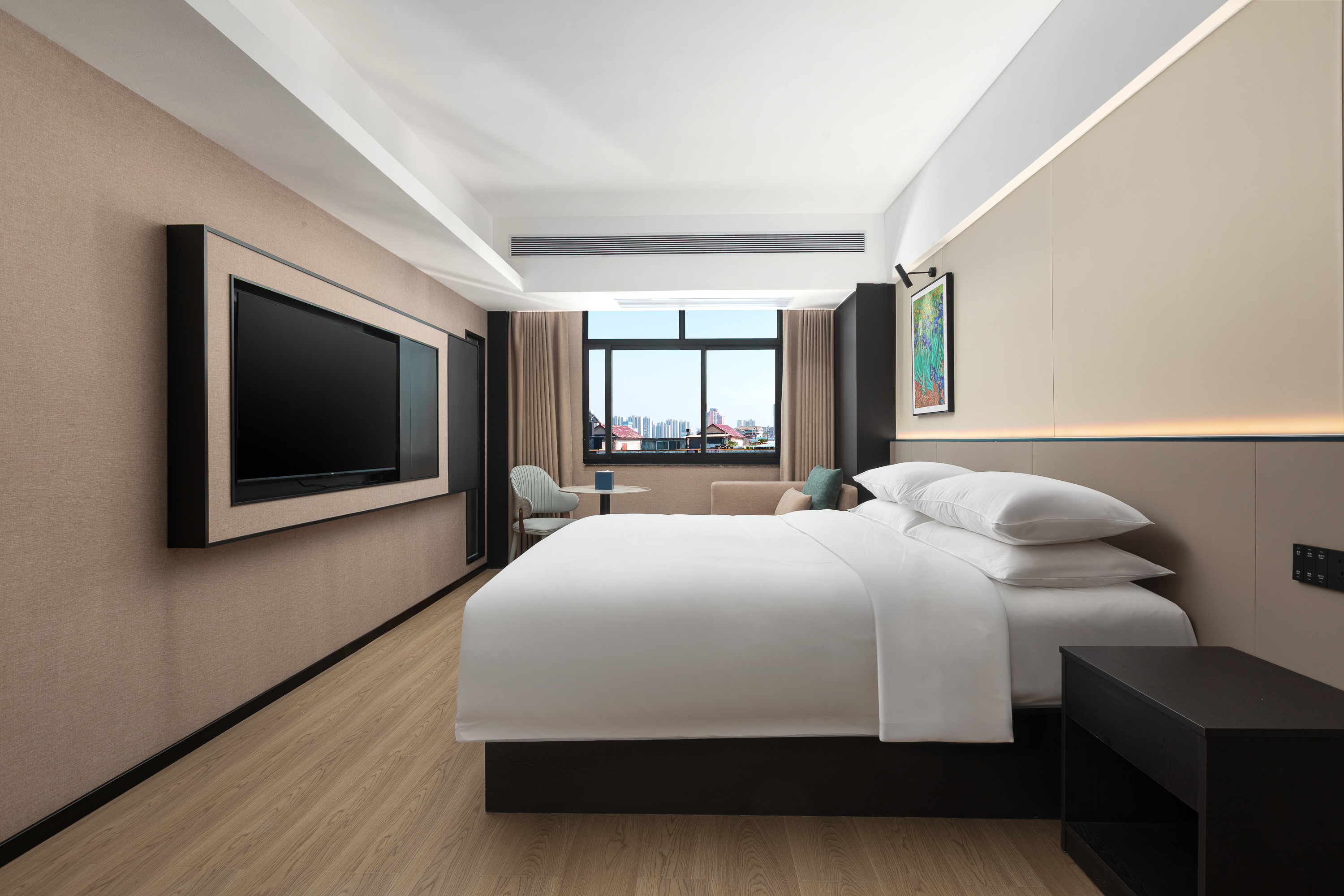 Guest room at the Days Inn by Wyndham Yueyang Train Station in Yueyang, Other than US/Canada