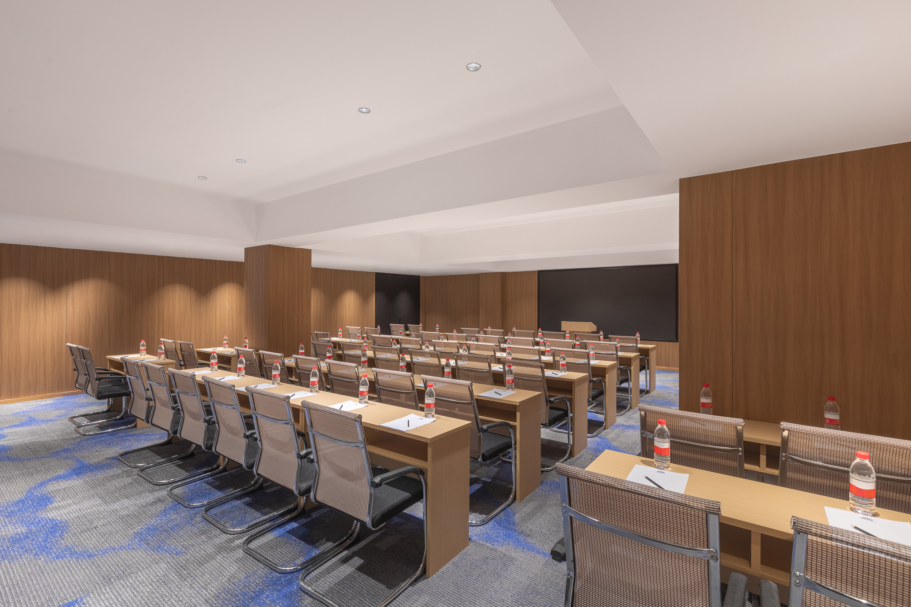 Meeting room at Days Inn by Wyndham Yueyang Train Station in Yueyang, Other than US/Canada