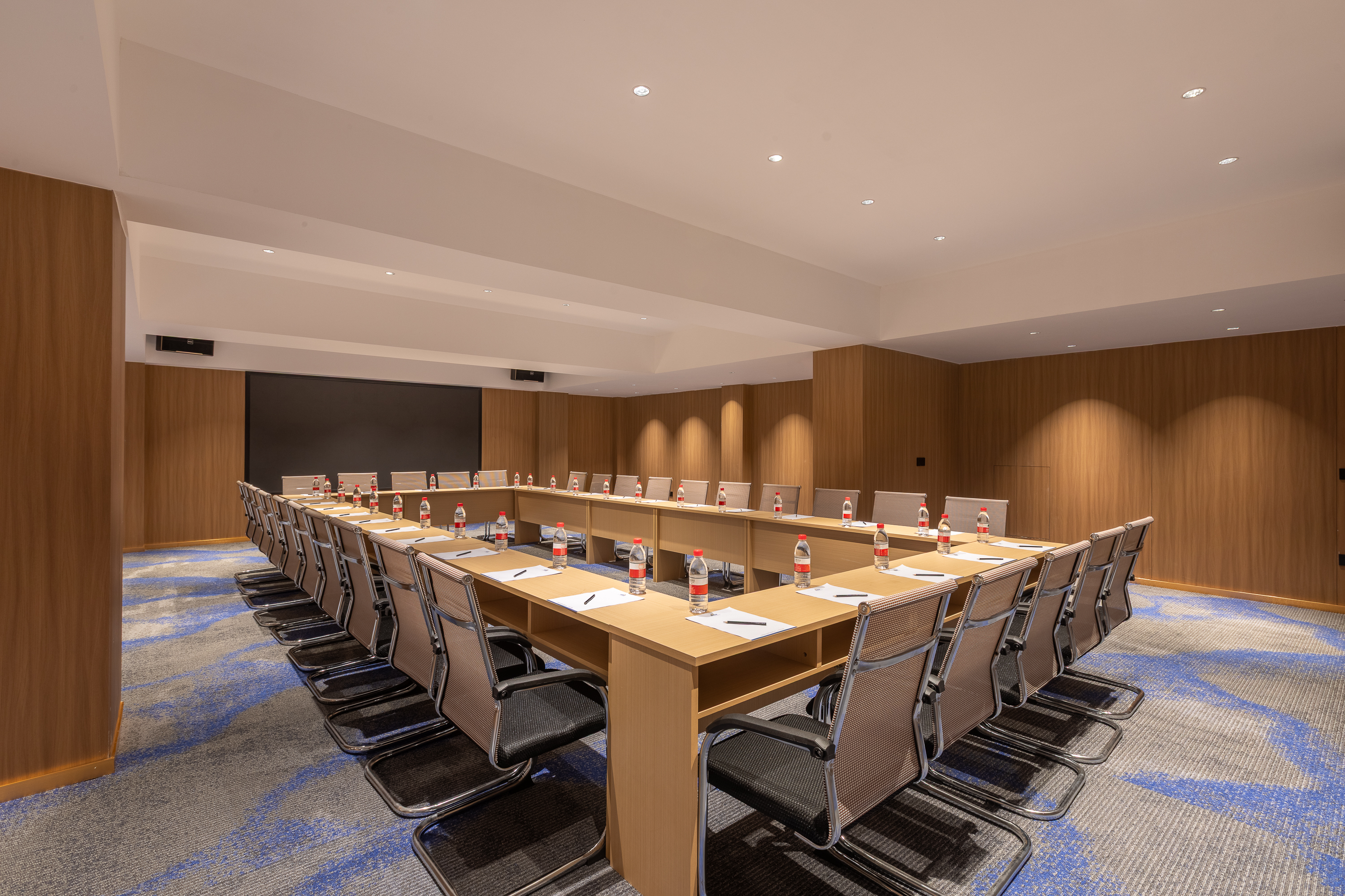 Meeting room at Days Inn by Wyndham Yueyang Train Station in Yueyang, Other than US/Canada