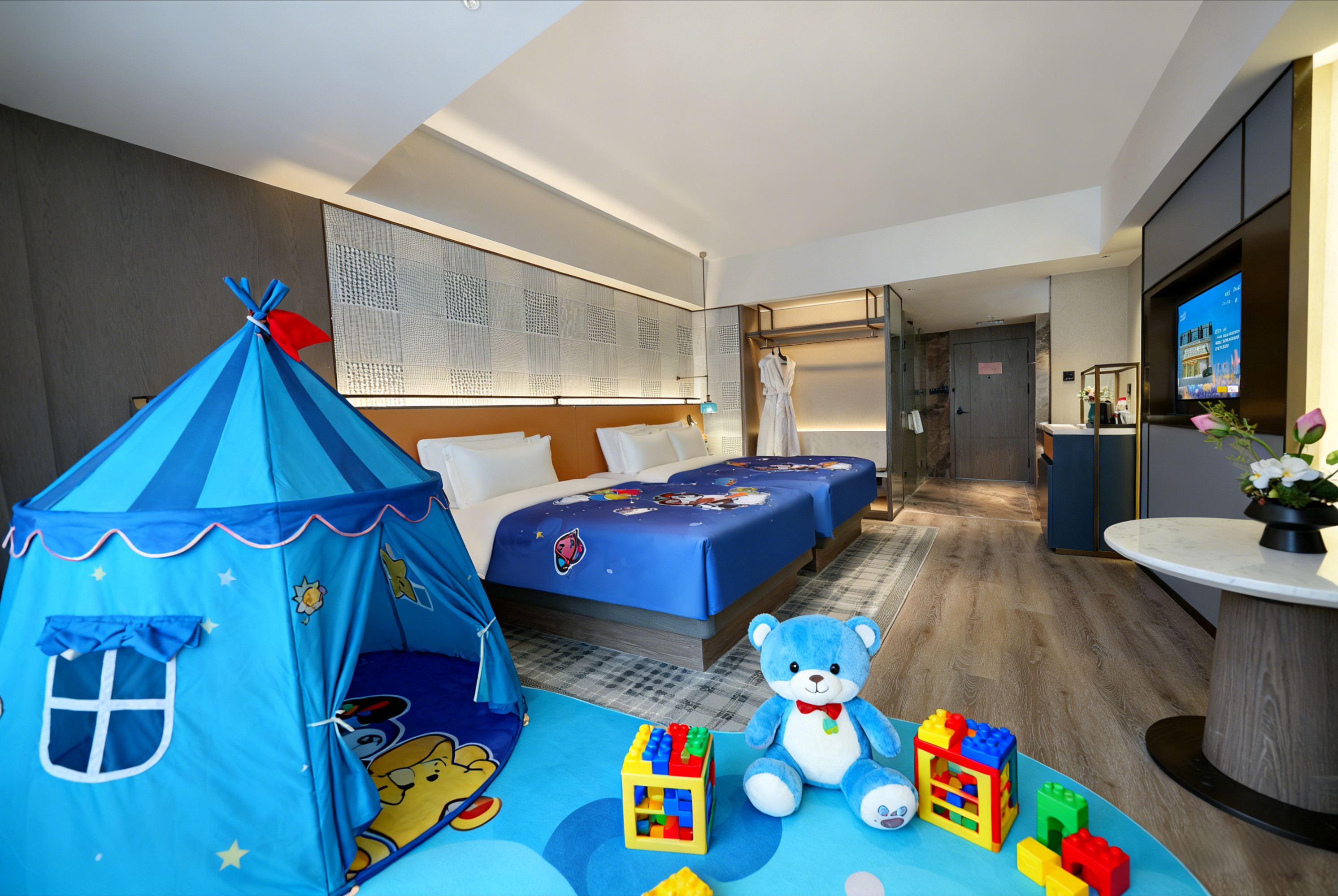 Guest room at the Days Inn by Wyndham Zhengzhou Xinzheng Airport in Zhengzhou, Other than US/Canada