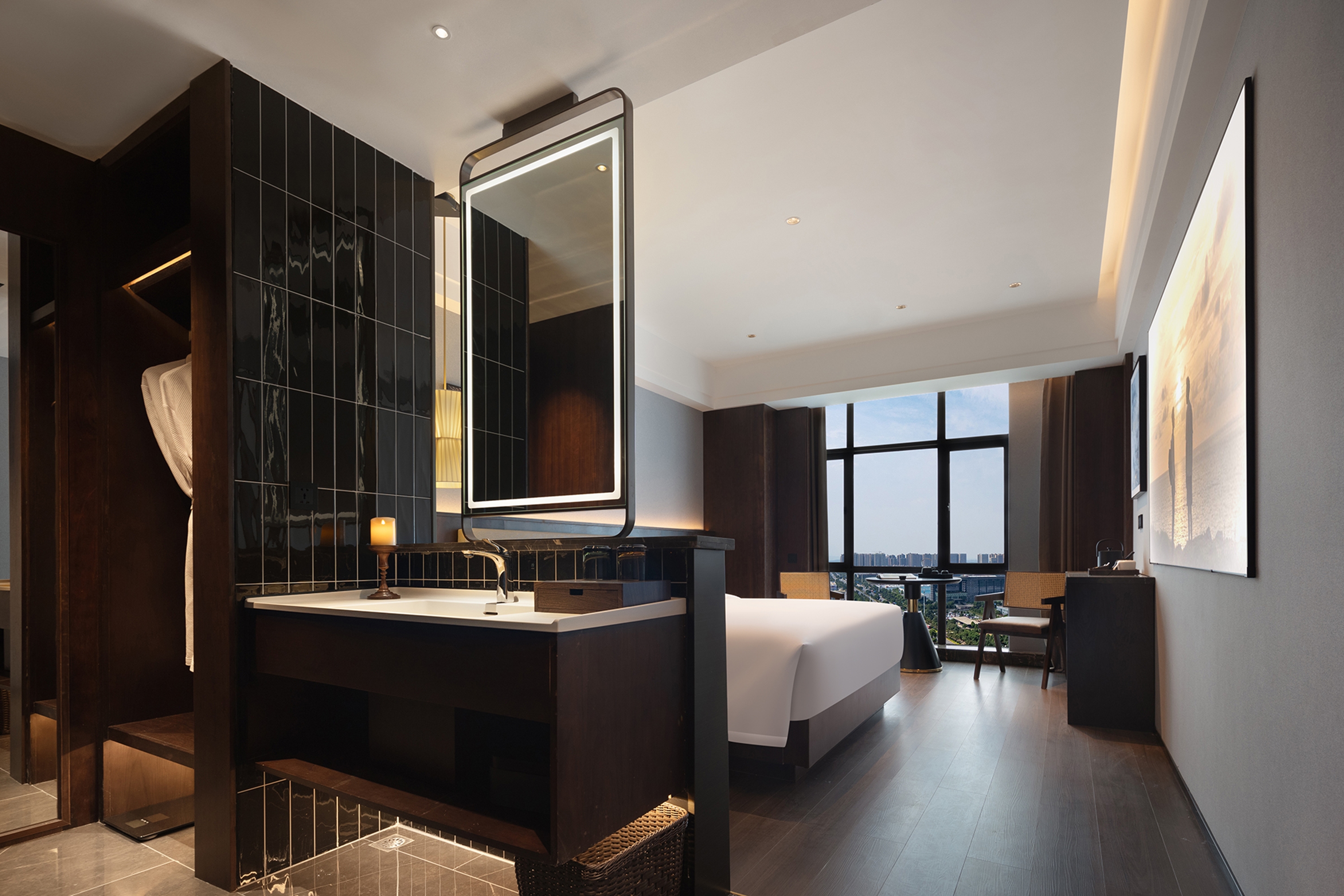 Guest room at the Days Hotel by Wyndham Zhuzhou Shifeng in Zhuzhou, Other than US/Canada
