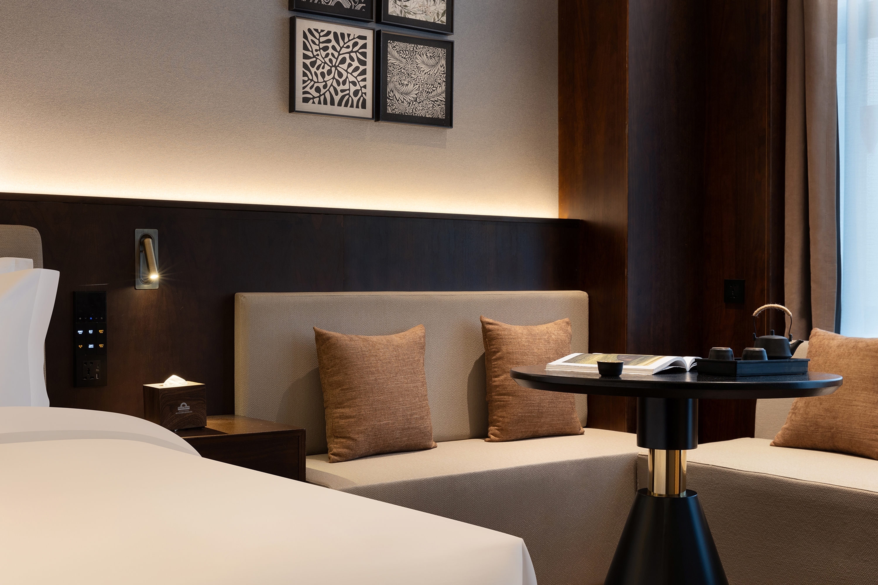 Guest room at the Days Hotel by Wyndham Zhuzhou Shifeng in Zhuzhou, Other than US/Canada