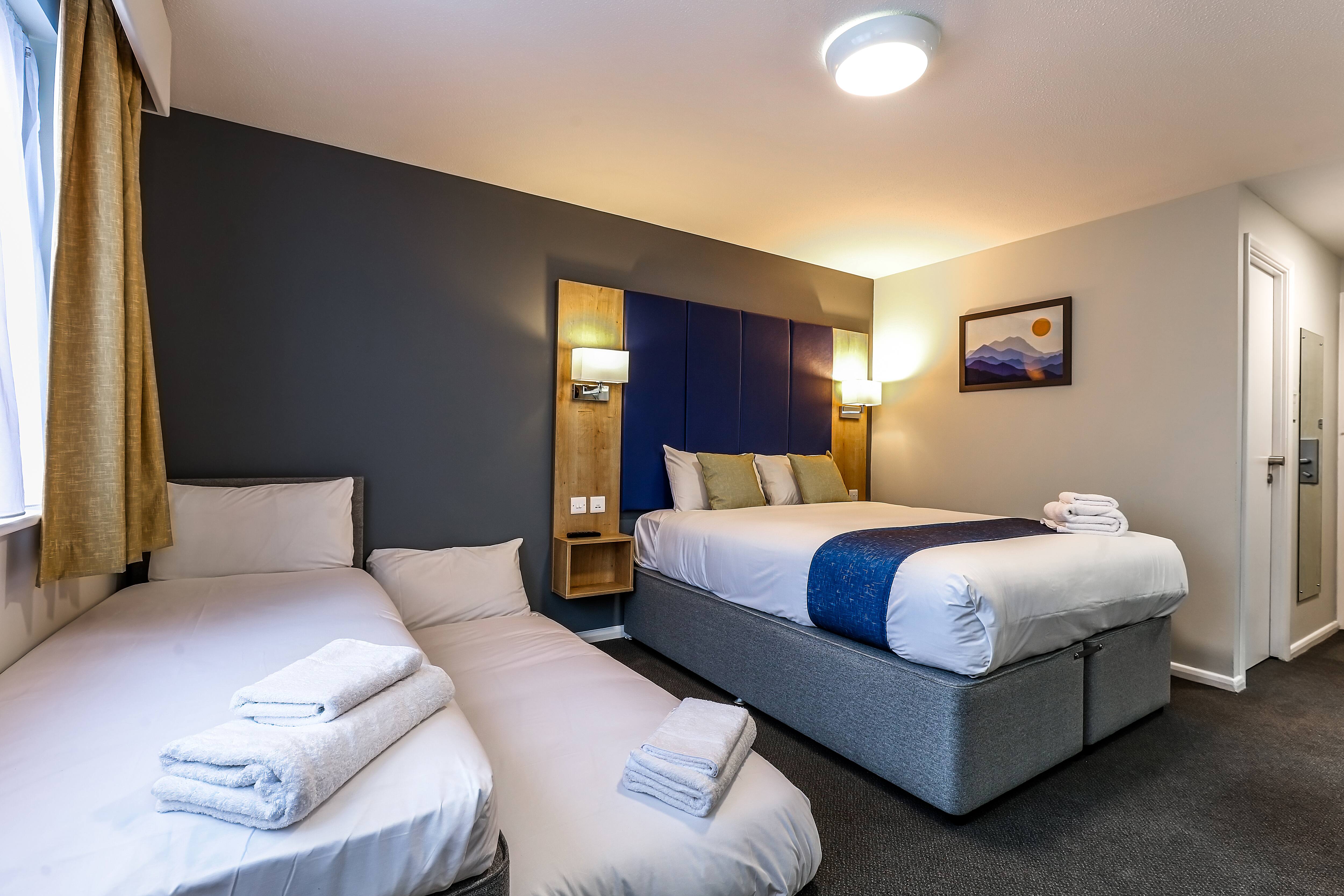 1 Double Bed, 1 Twin Bed, Pullout Bed, Family Room accommodation